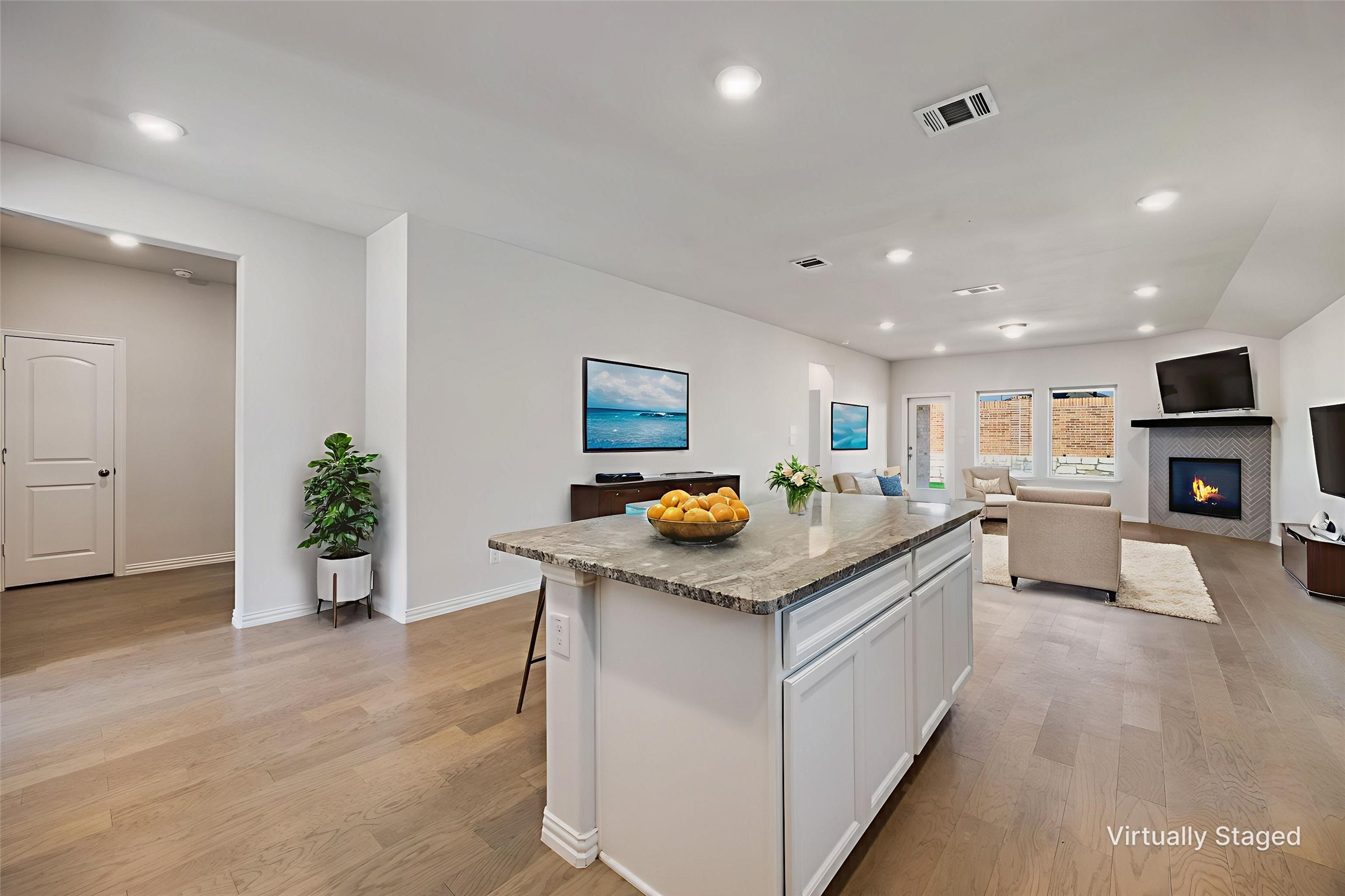 1906 Sandpiper Way