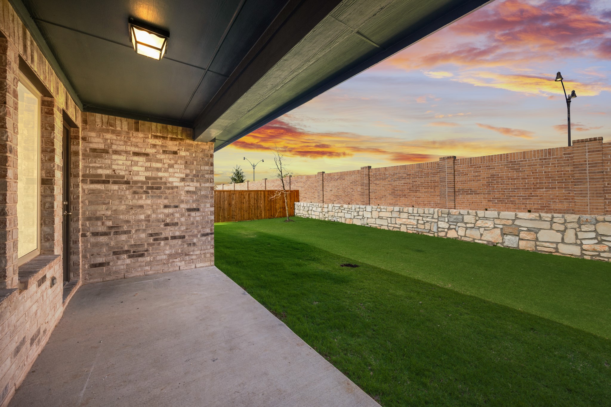 1906 Sandpiper Way