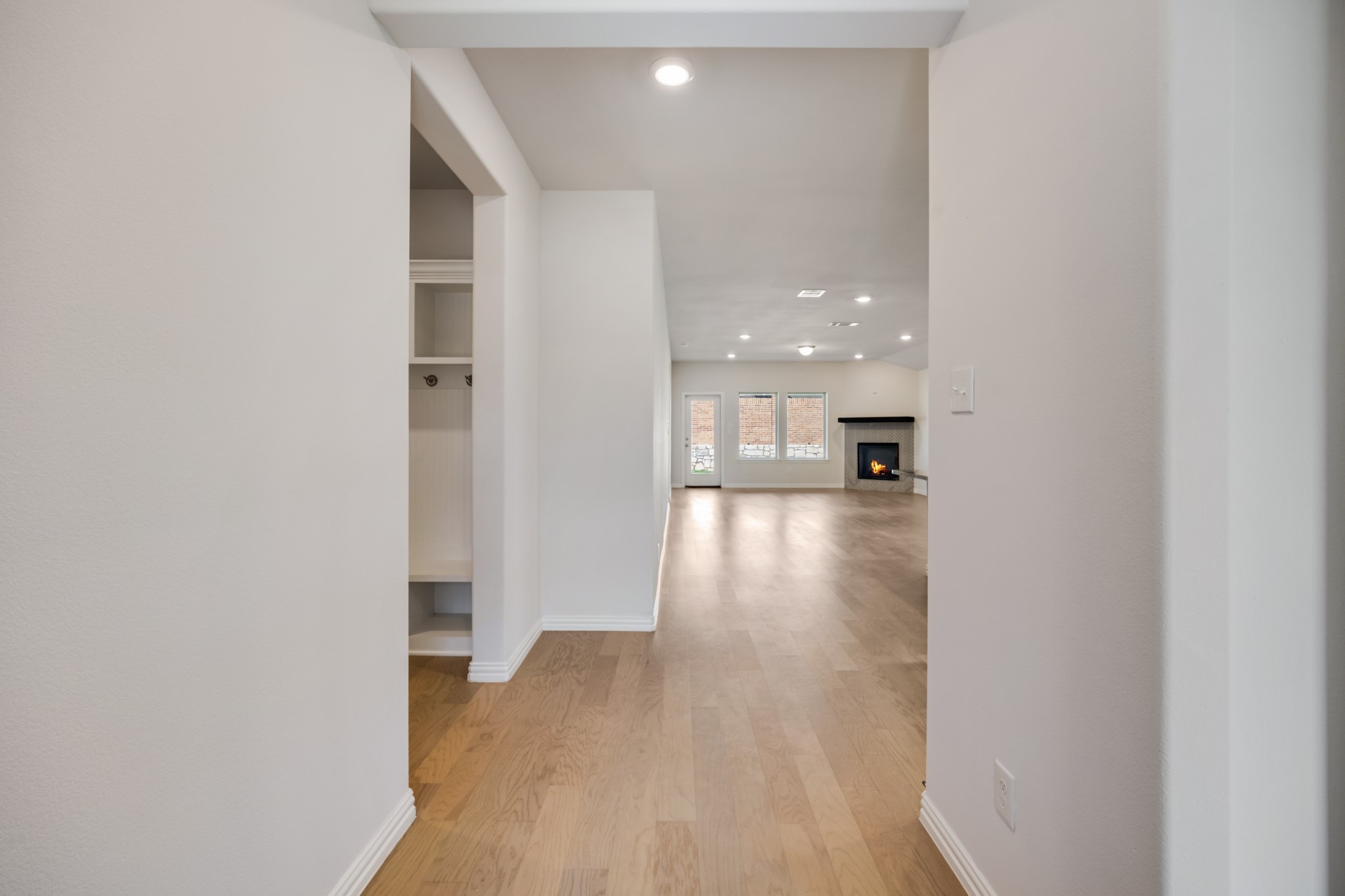 1906 Sandpiper Way