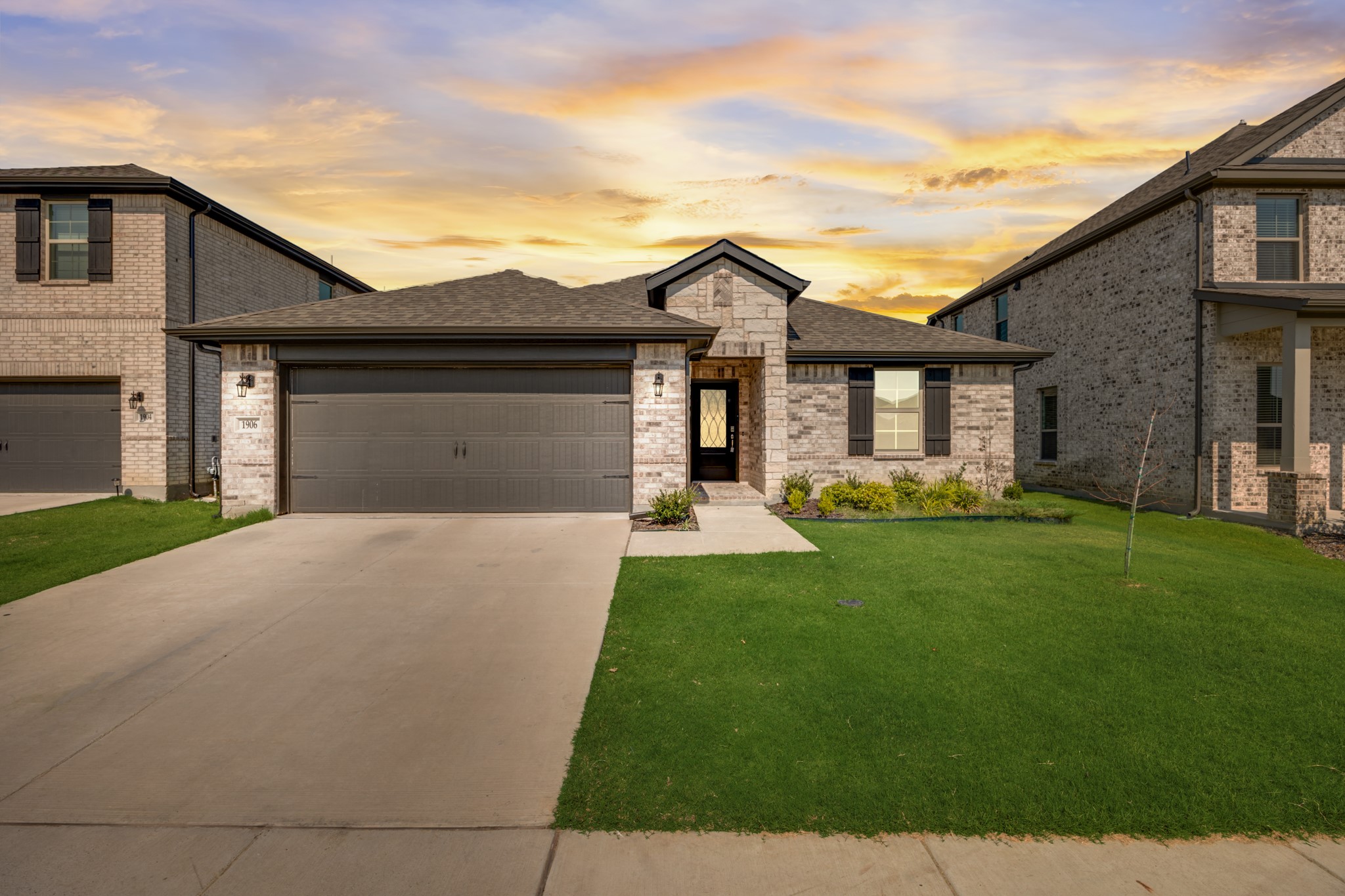 1906 Sandpiper Way