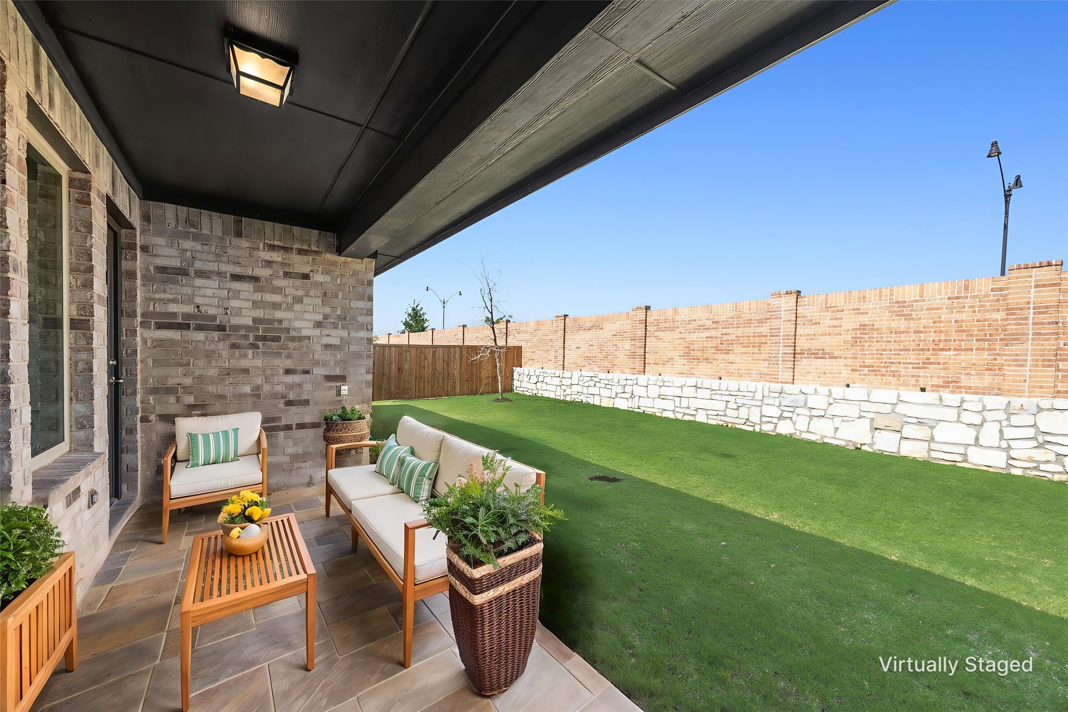 1906 Sandpiper Way