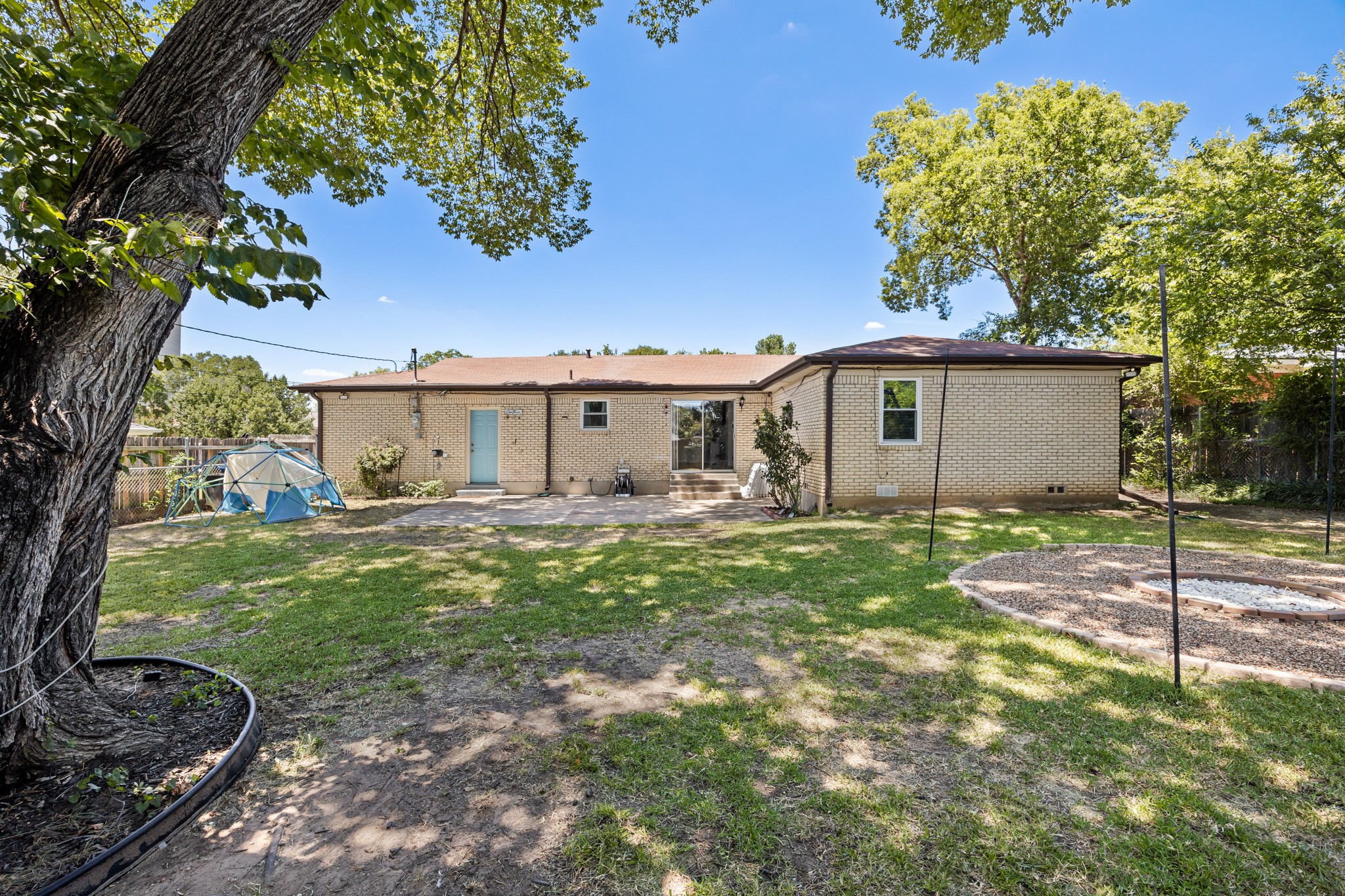 404 E Alexander Lane