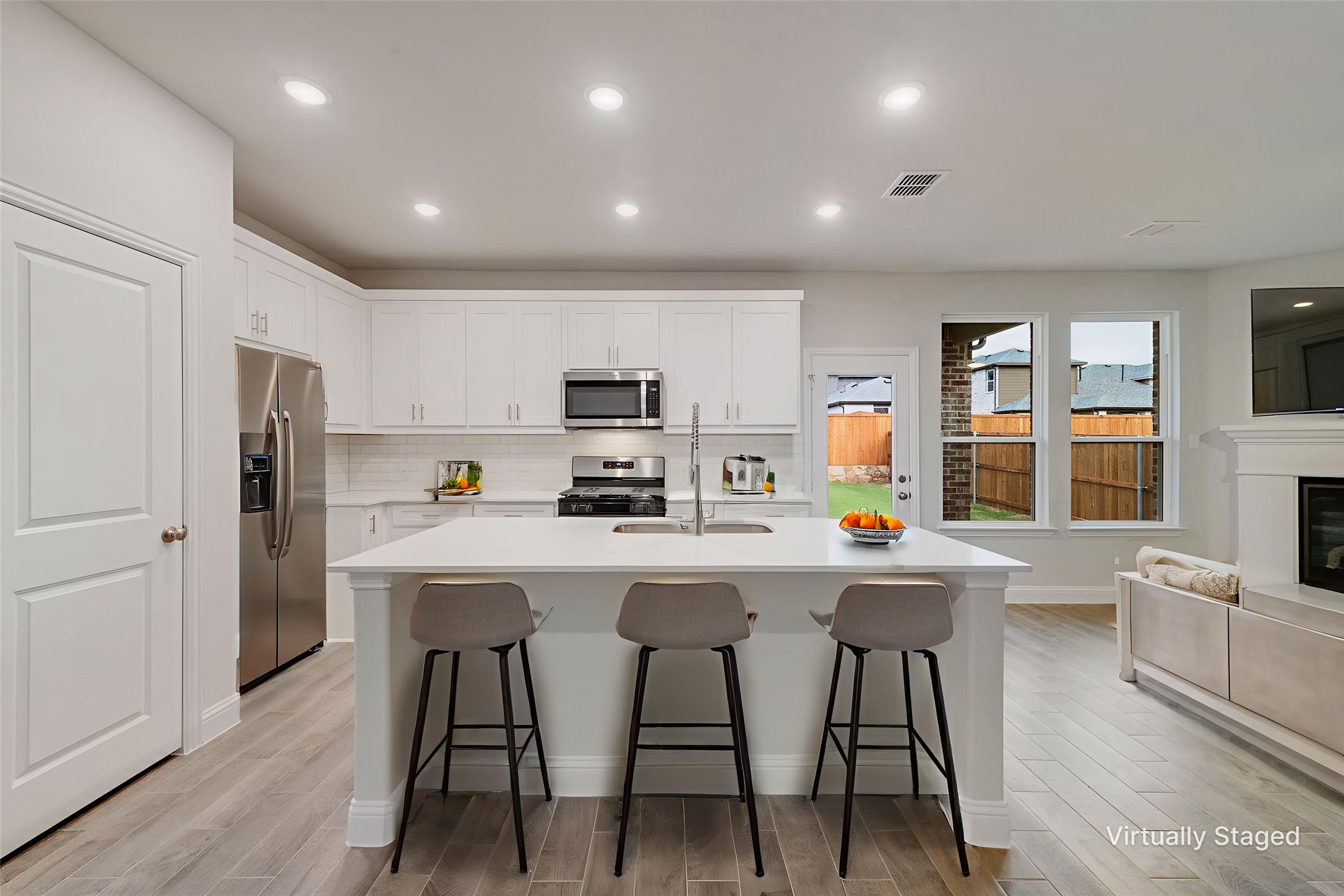 916 Santa Lucia Drive