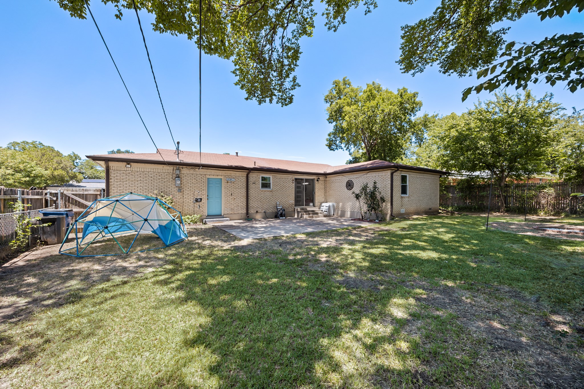 404 E Alexander Lane