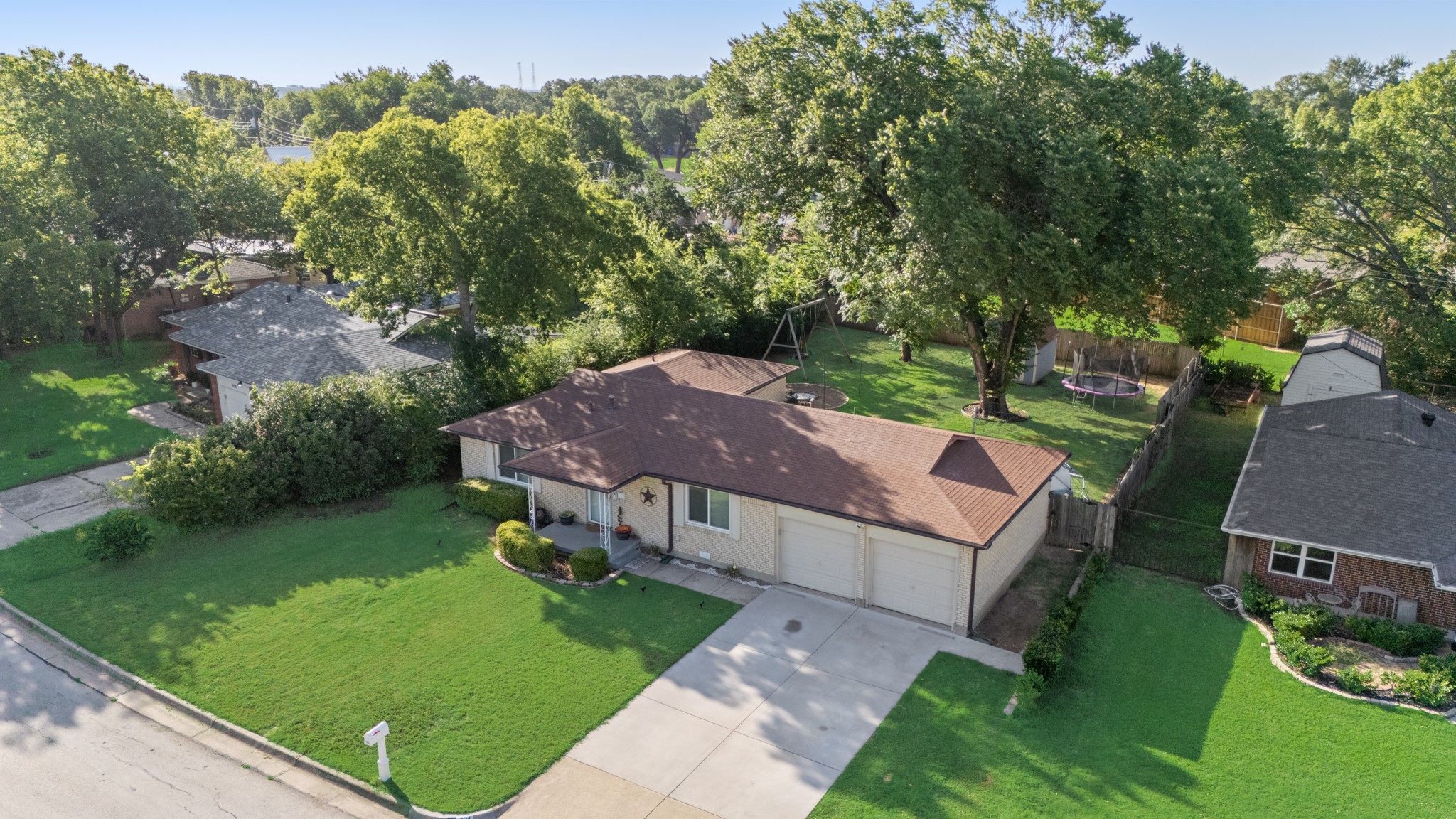 404 E Alexander Lane