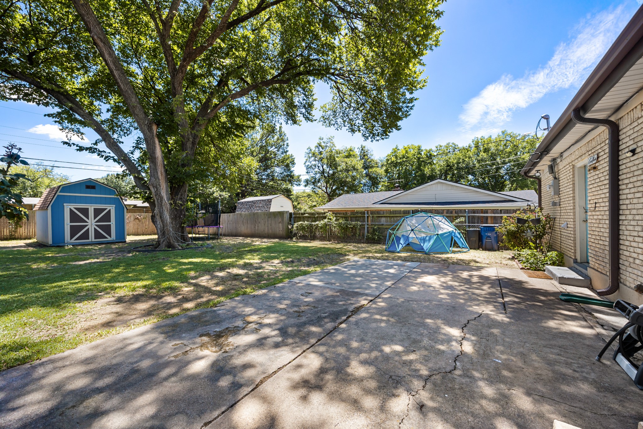 404 E Alexander Lane