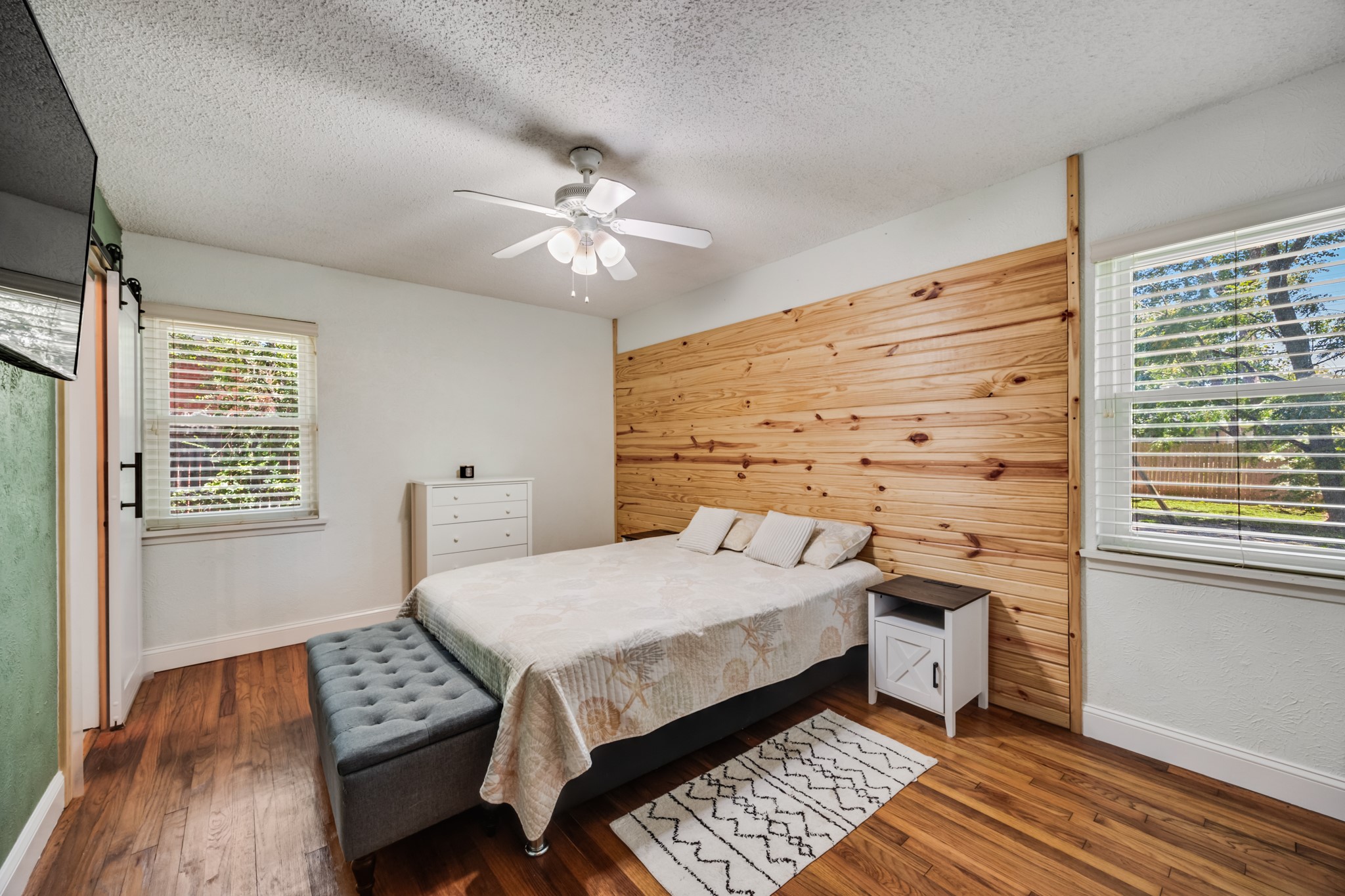 404 E Alexander Lane