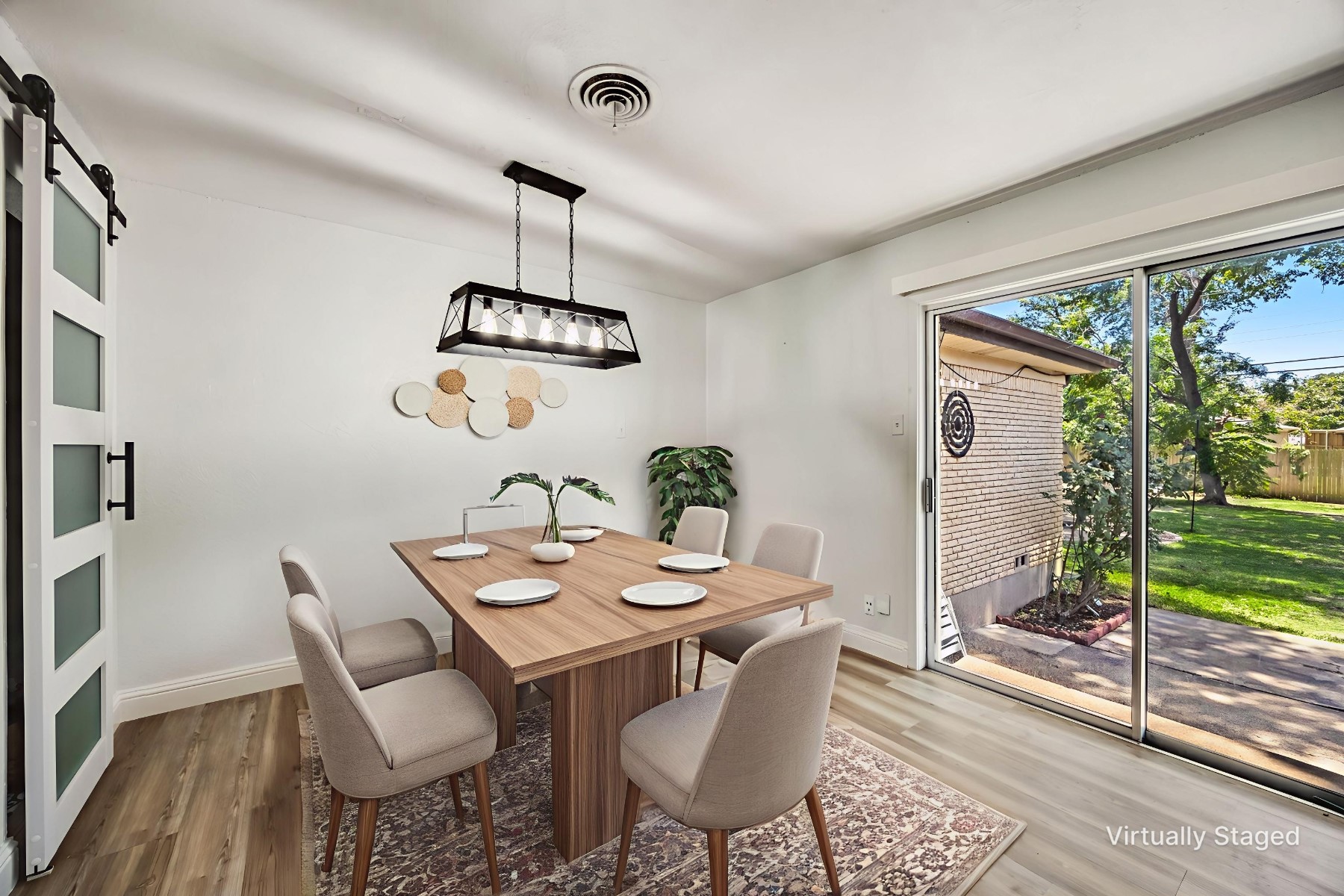 404 E Alexander Lane