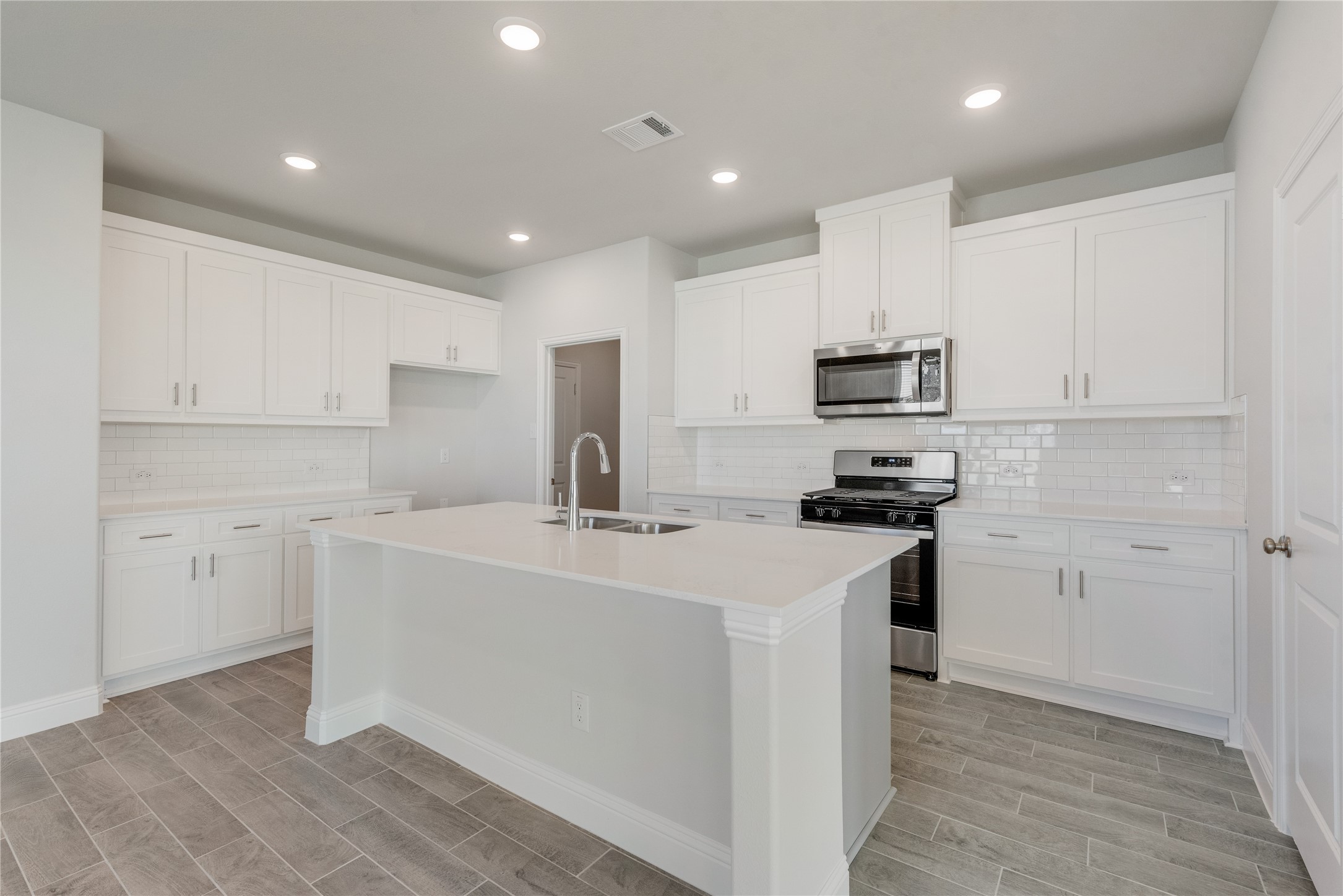 3016 Isla Terrace