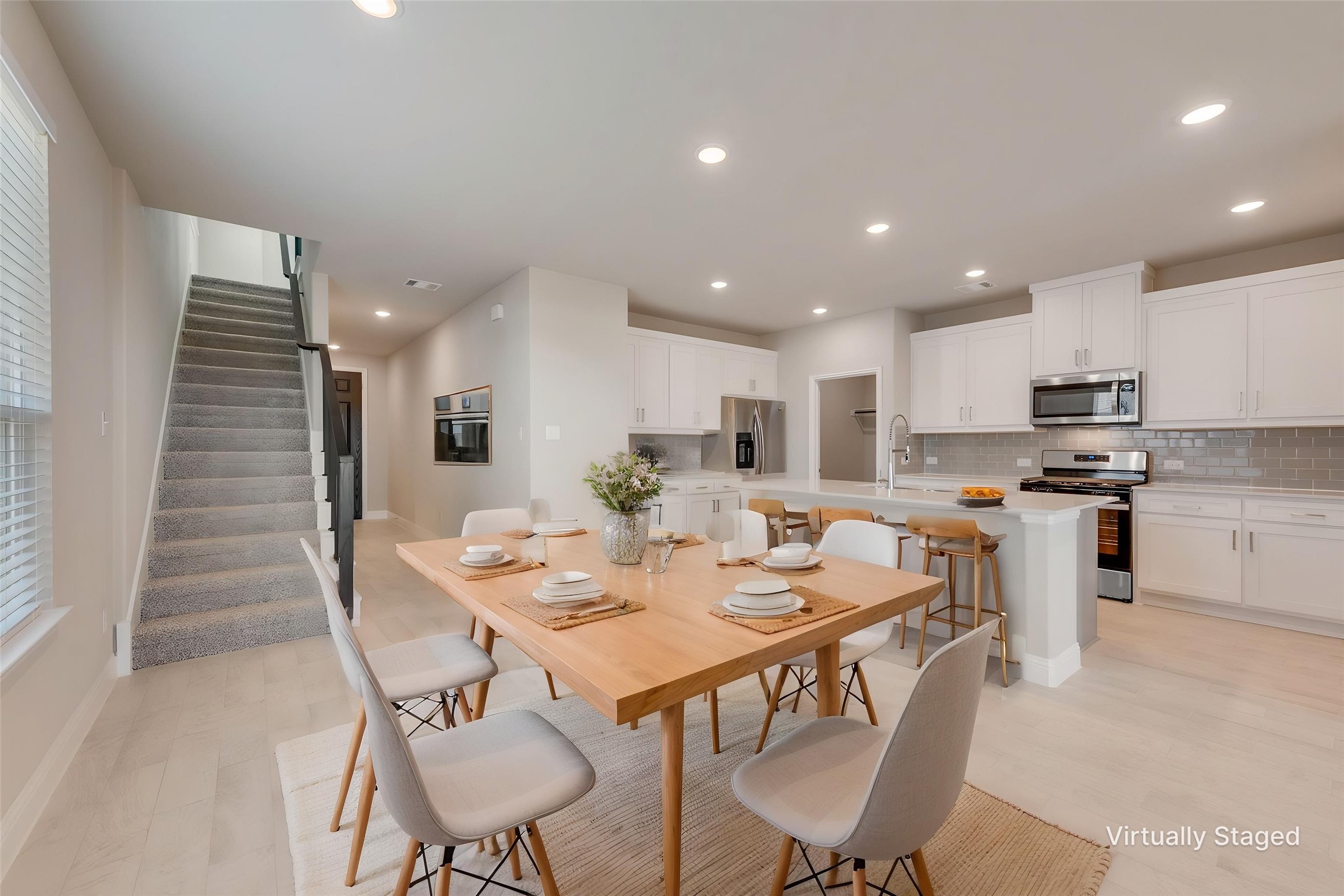 3212 Lucia Way