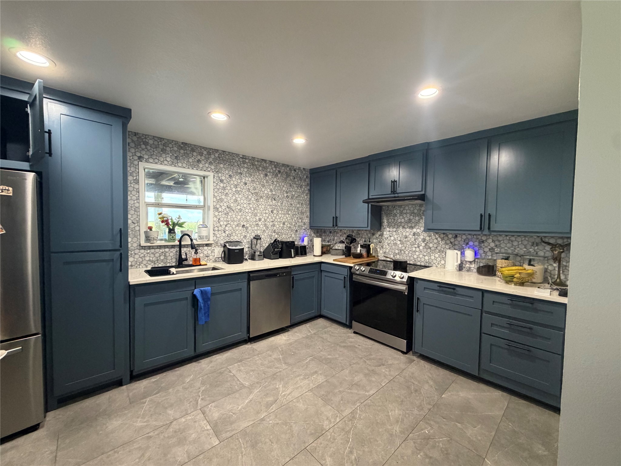 354 N FM 1138