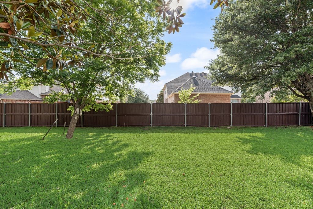 404 Parkside Court