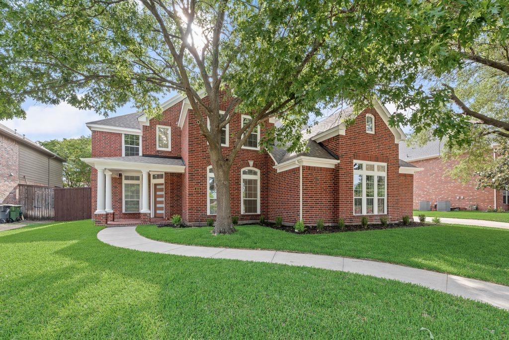 404 Parkside Court