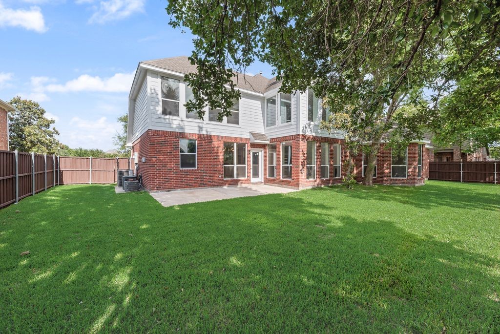 404 Parkside Court