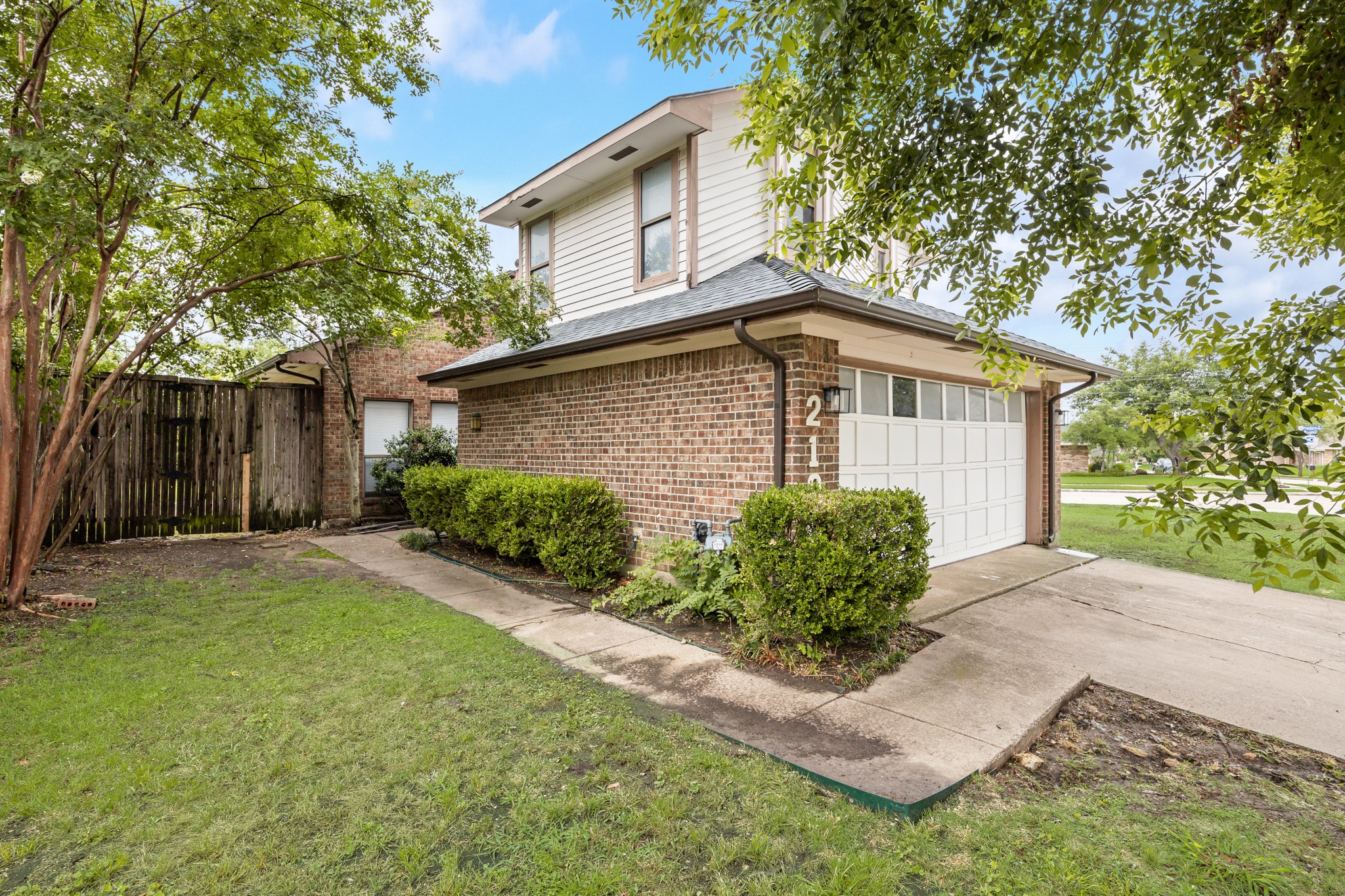 2100 Stradivarius Lane