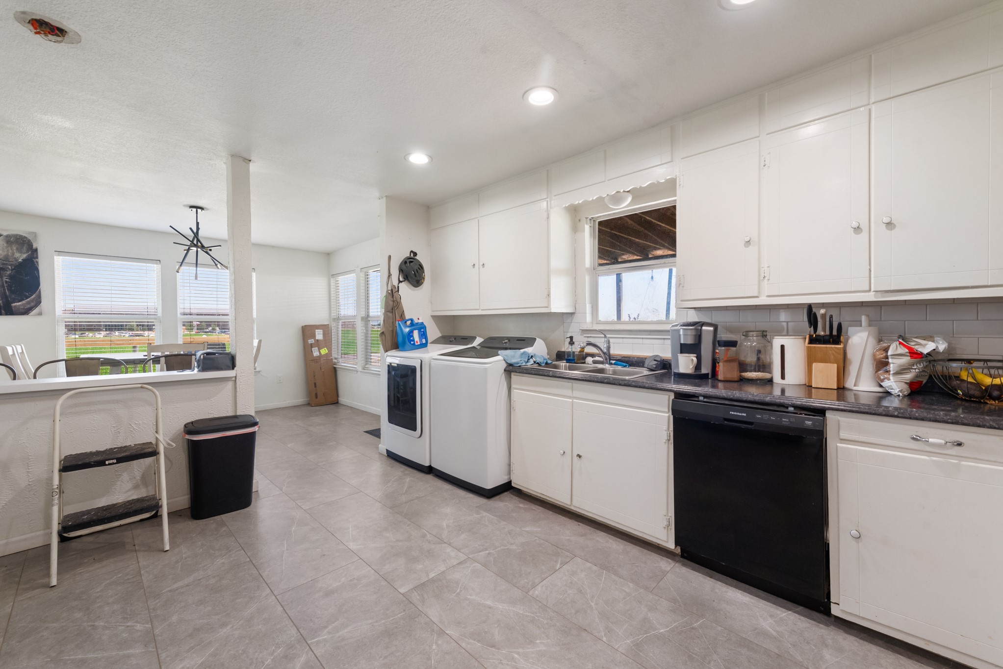 354 N FM 1138