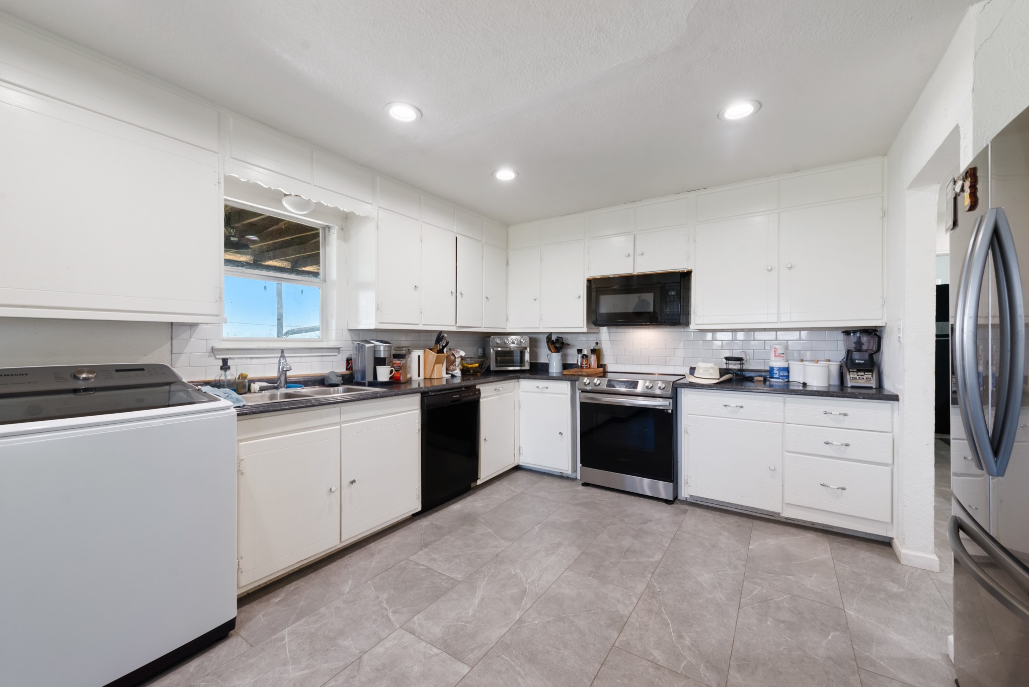 354 N FM 1138