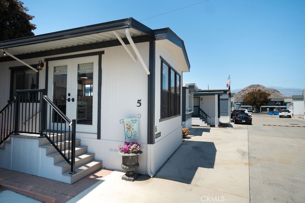 1105 Morro Avenue 5