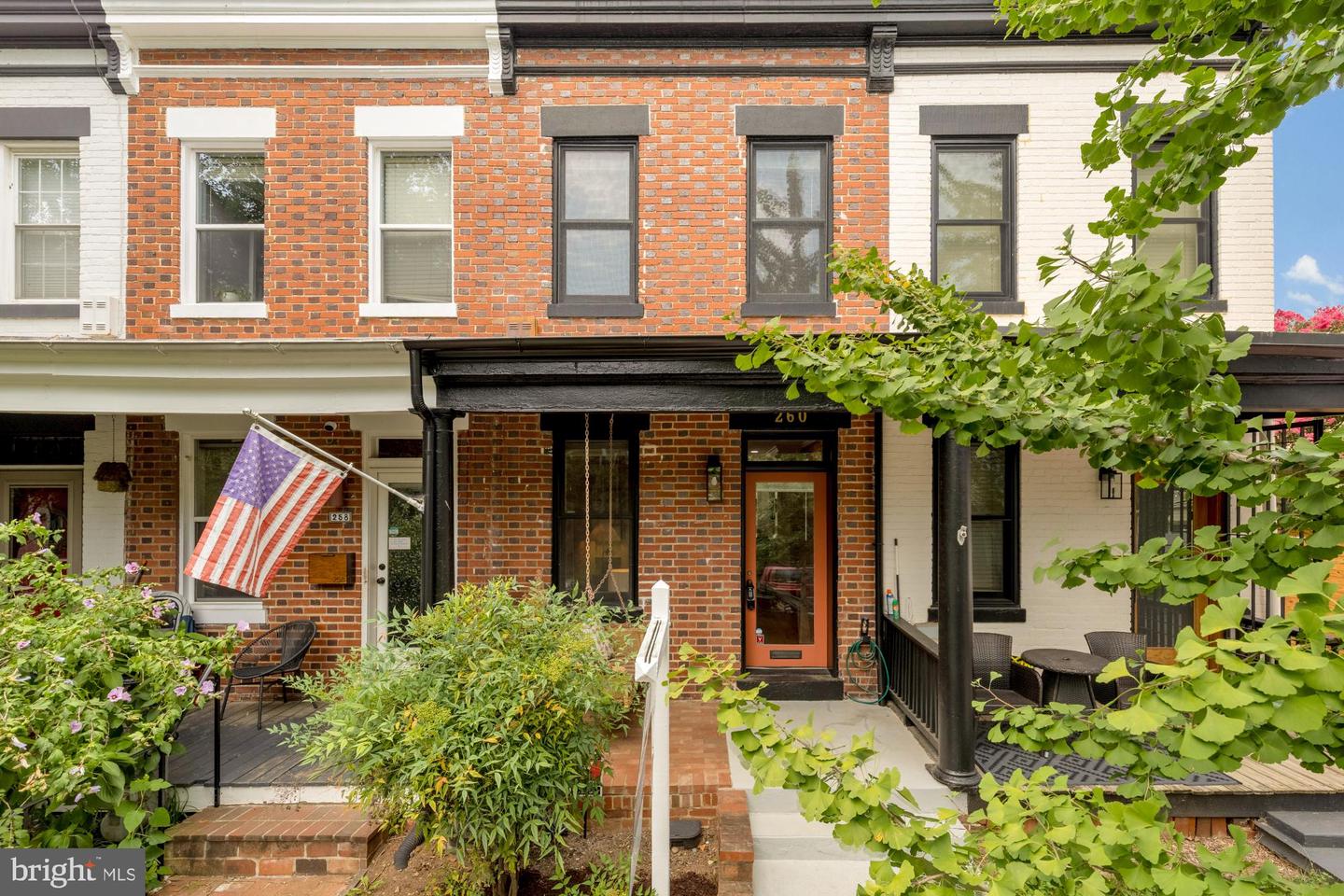 260 Warren NE