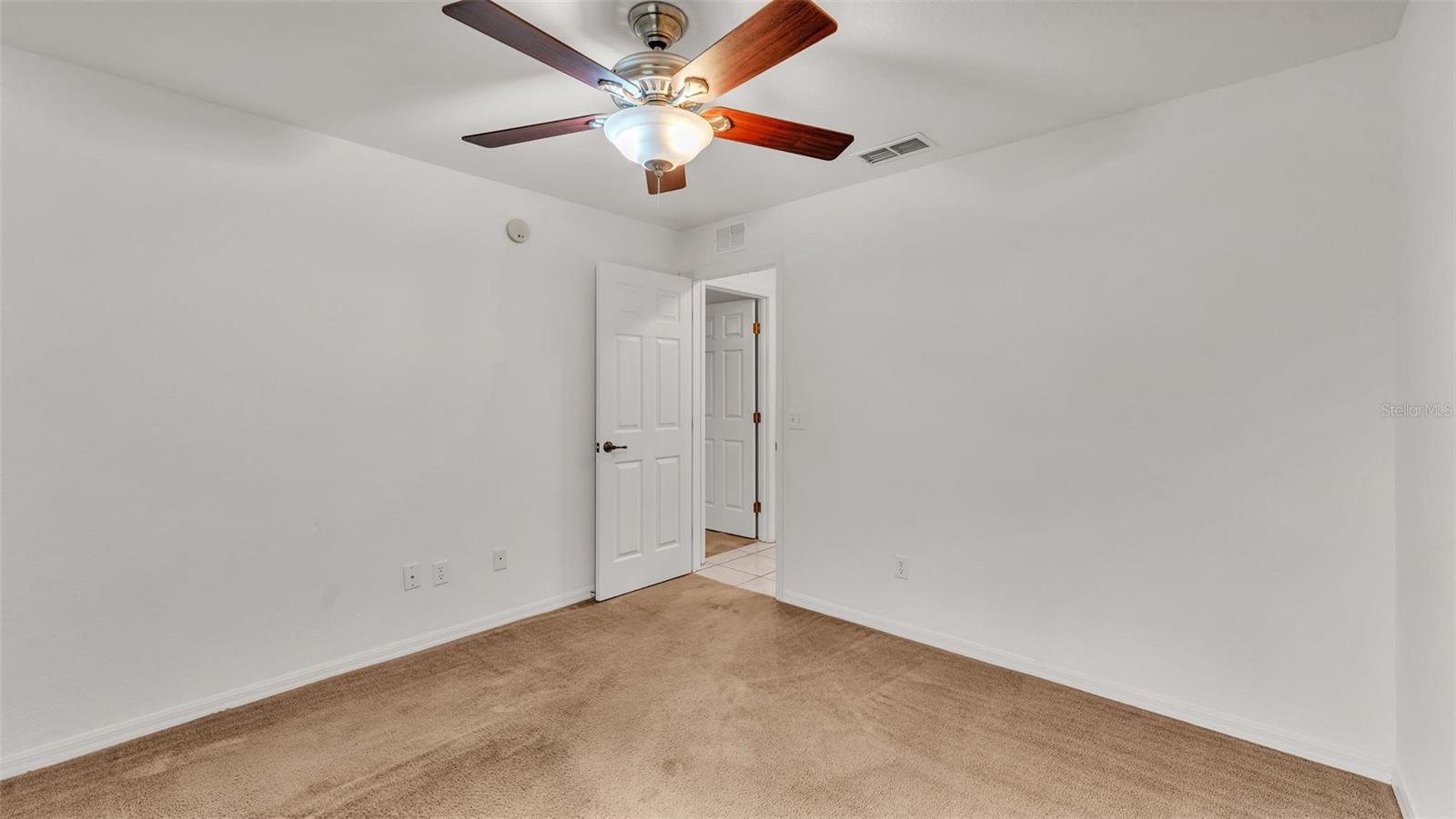 2612 MAGNOLIA CIR