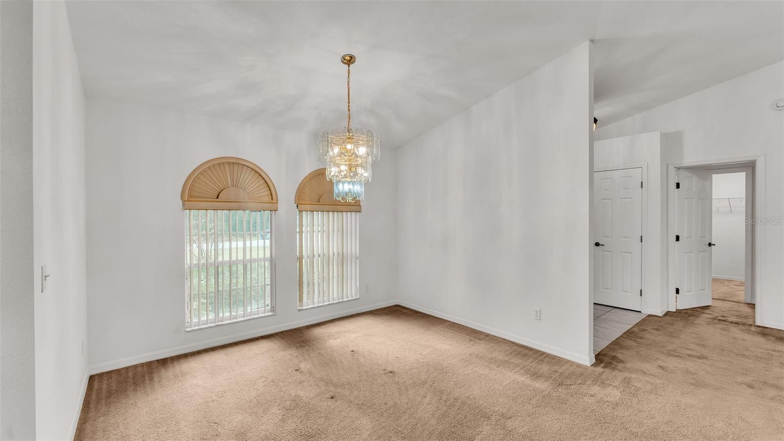 2612 MAGNOLIA CIR