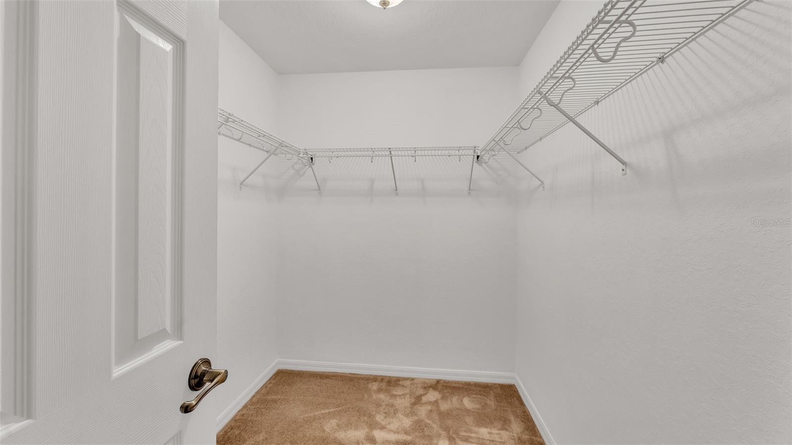 2612 MAGNOLIA CIR