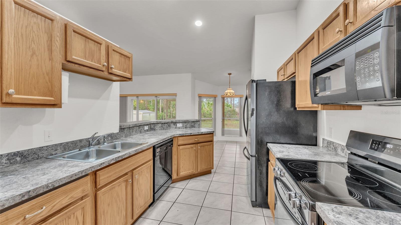 2612 MAGNOLIA CIR