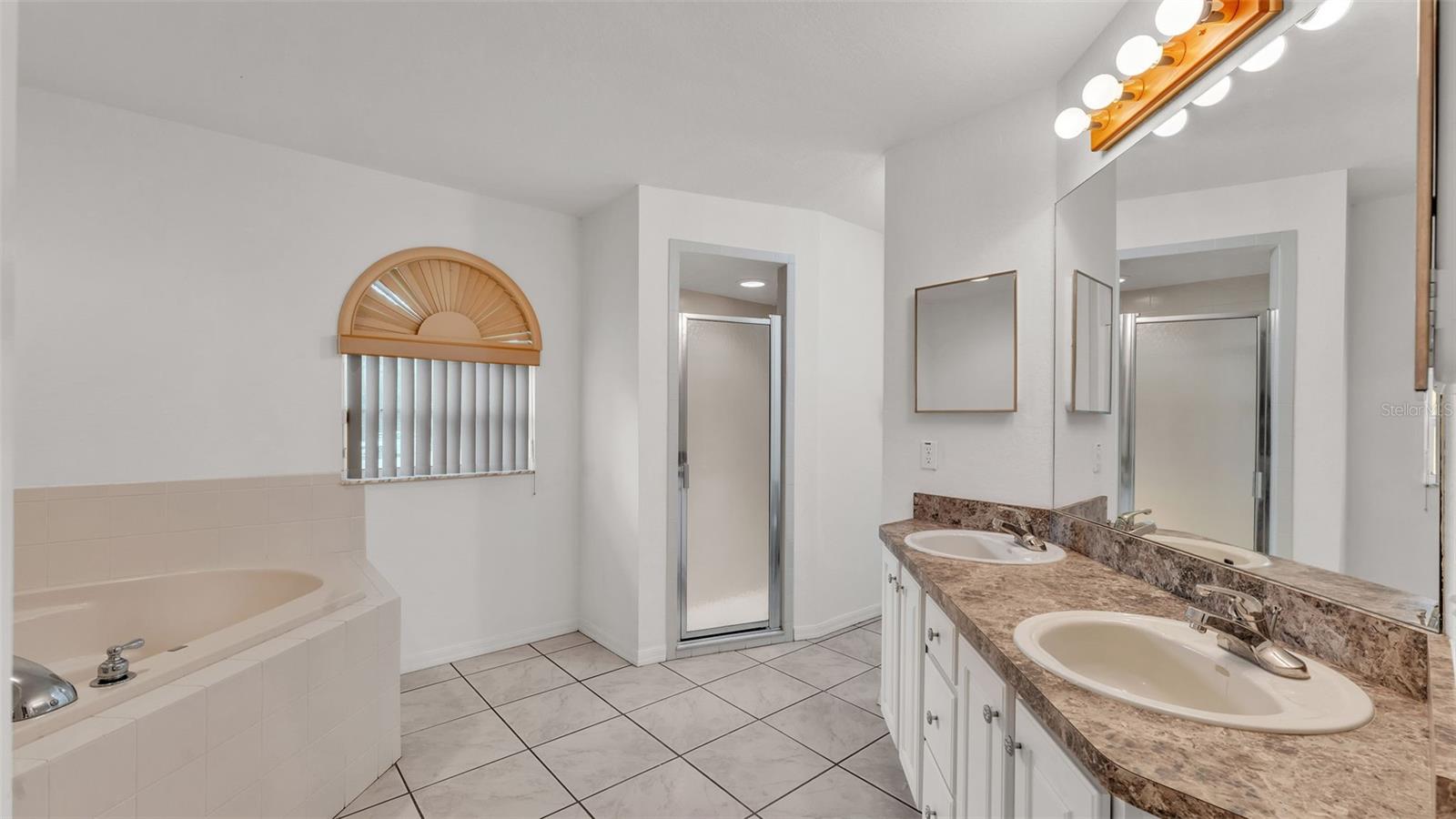 2612 MAGNOLIA CIR