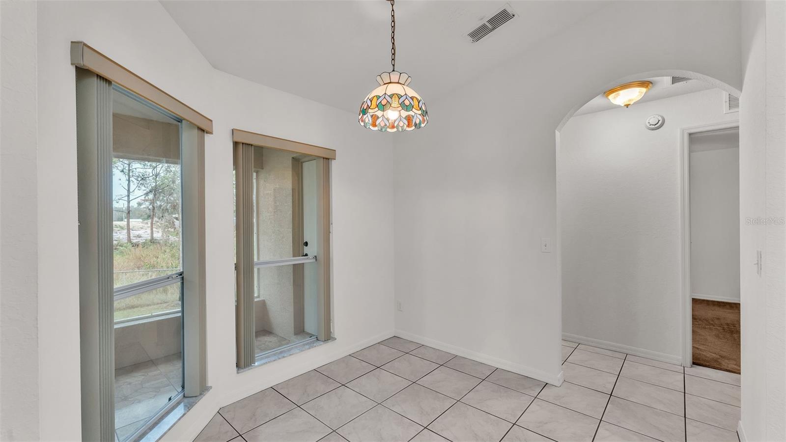 2612 MAGNOLIA CIR