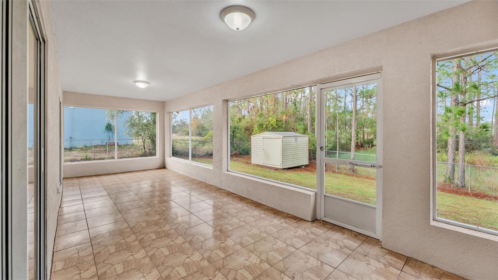 2612 MAGNOLIA CIR