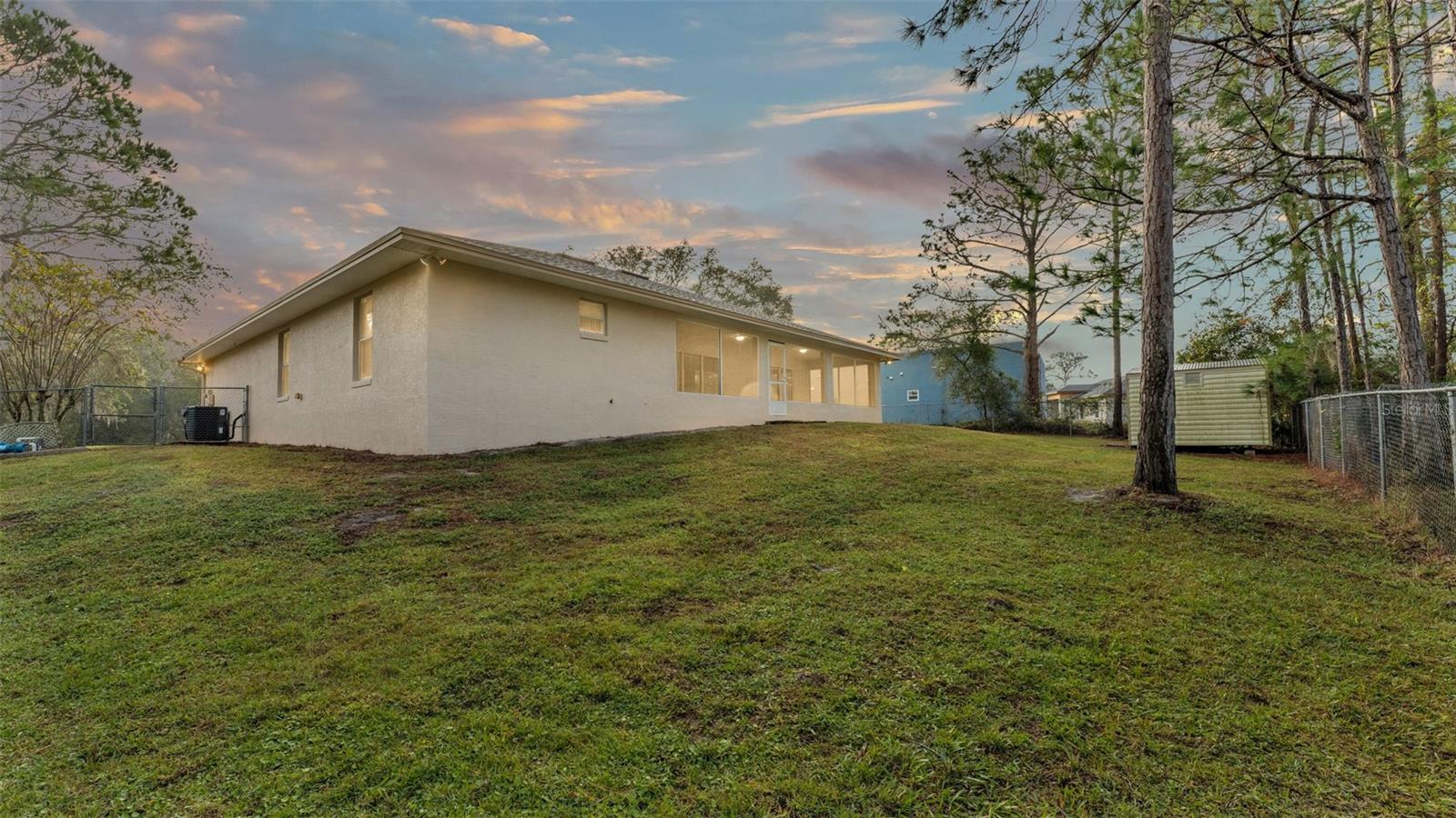 2612 MAGNOLIA CIR