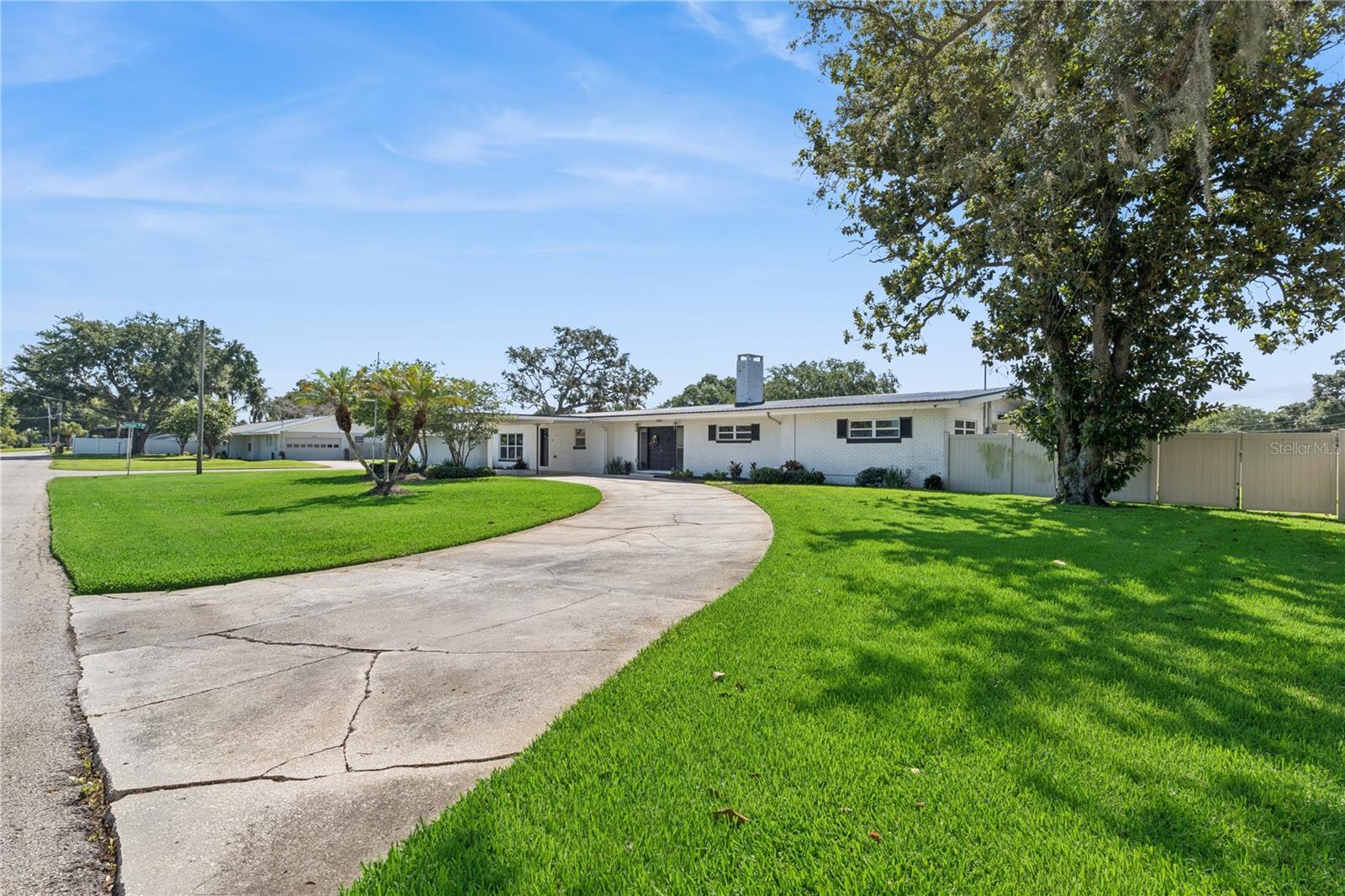 2925 E LAKE HARTRIDGE DR