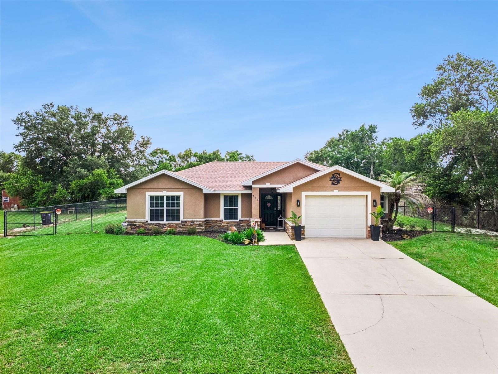 214 MOUNTAIN DR