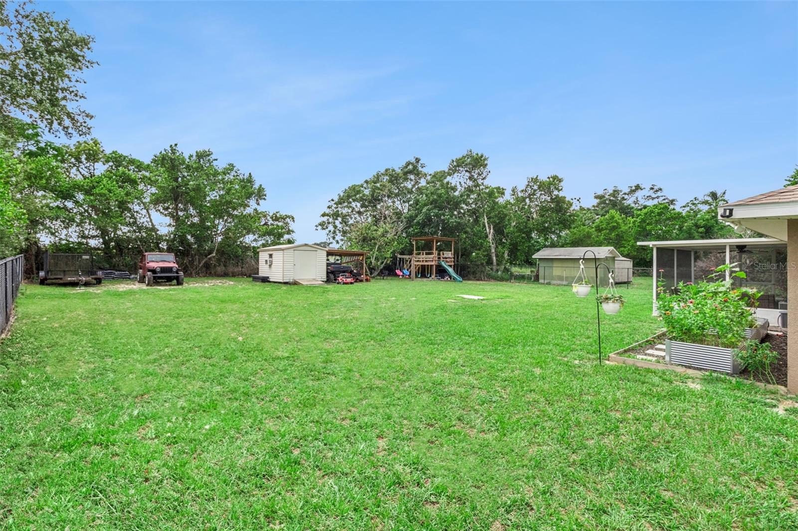 214 MOUNTAIN DR