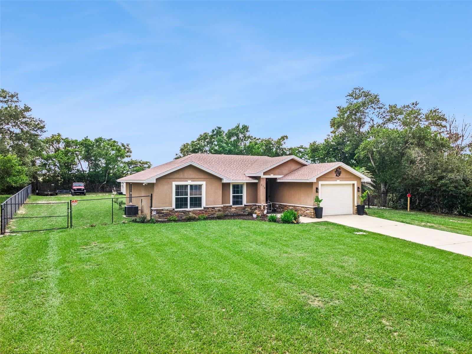 214 MOUNTAIN DR