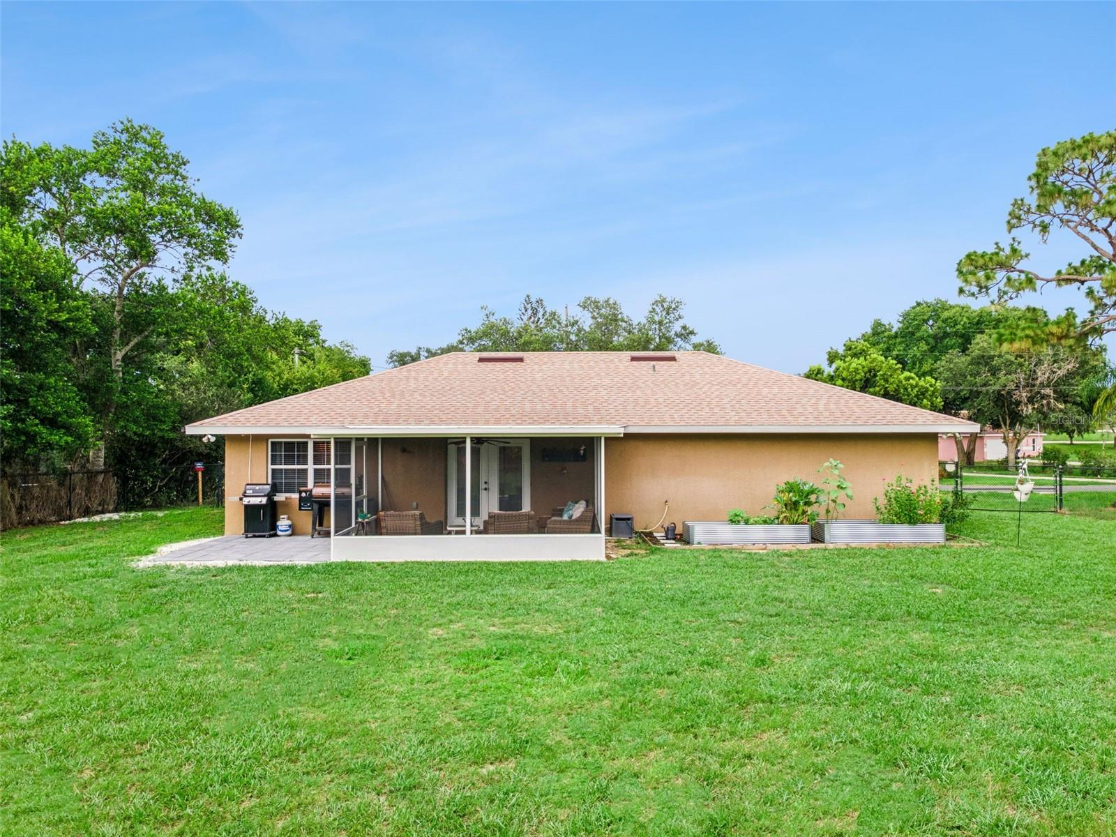214 MOUNTAIN DR