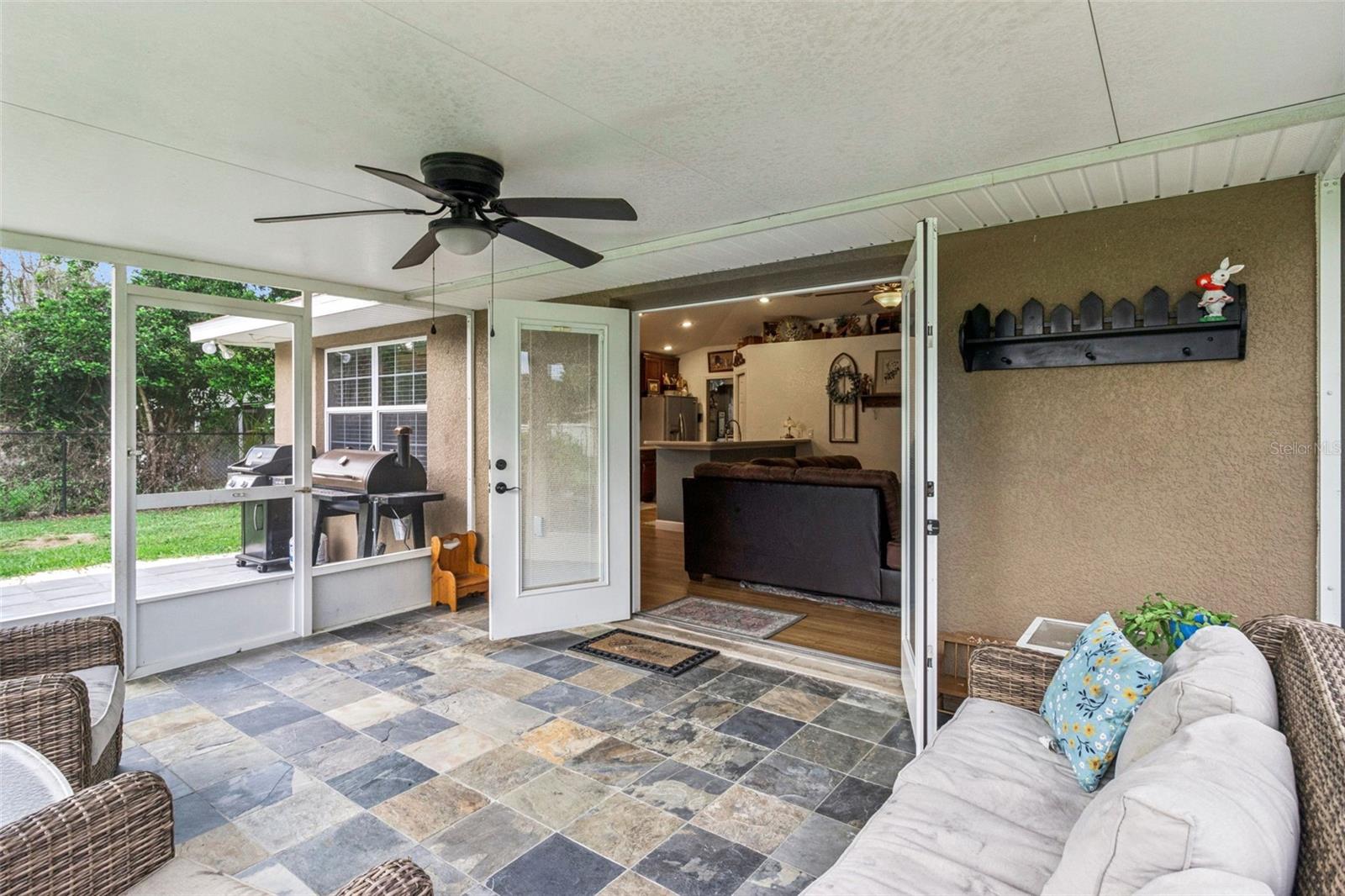214 MOUNTAIN DR