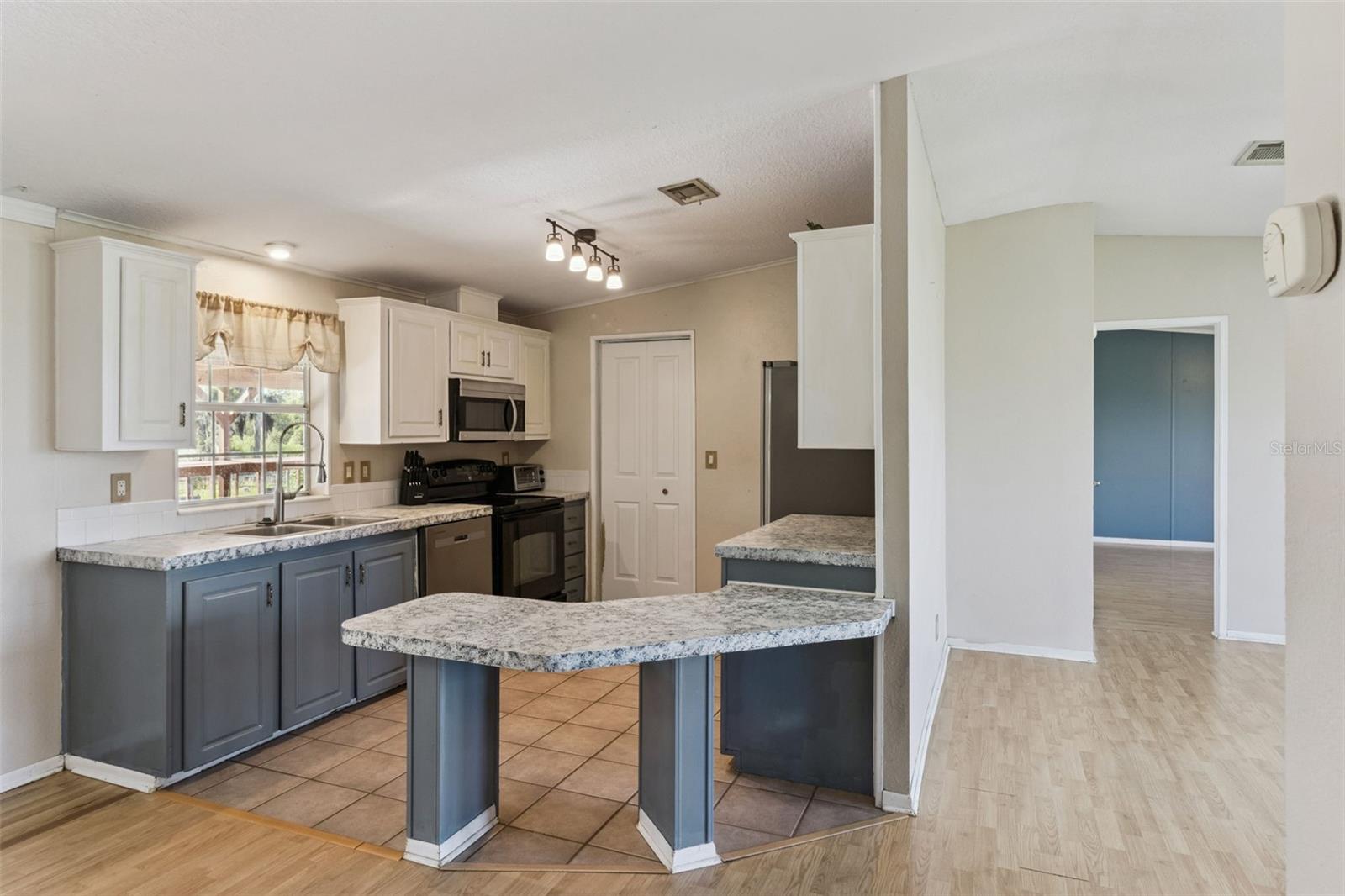 1153 SAND MOUNTAIN RD