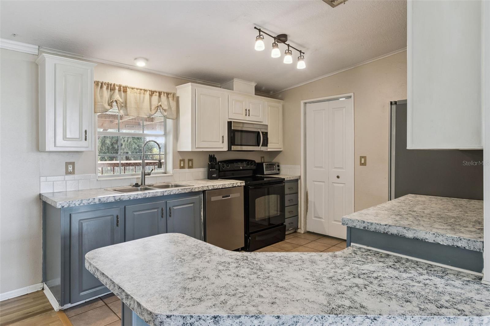 1153 SAND MOUNTAIN RD