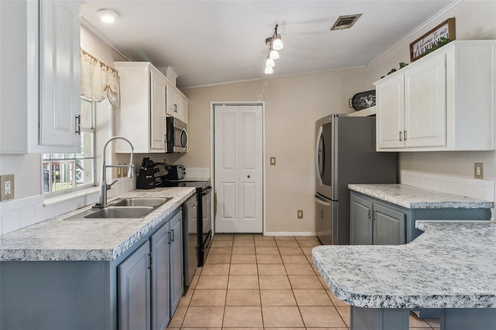 1153 SAND MOUNTAIN RD
