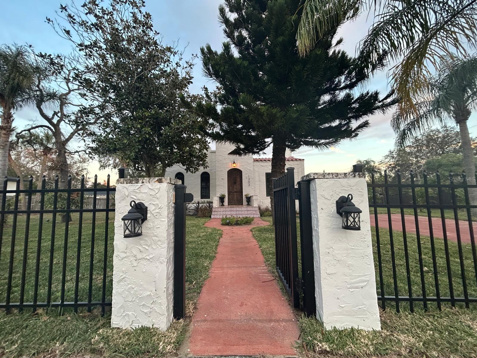 1303 NANCESOWEE AVE
