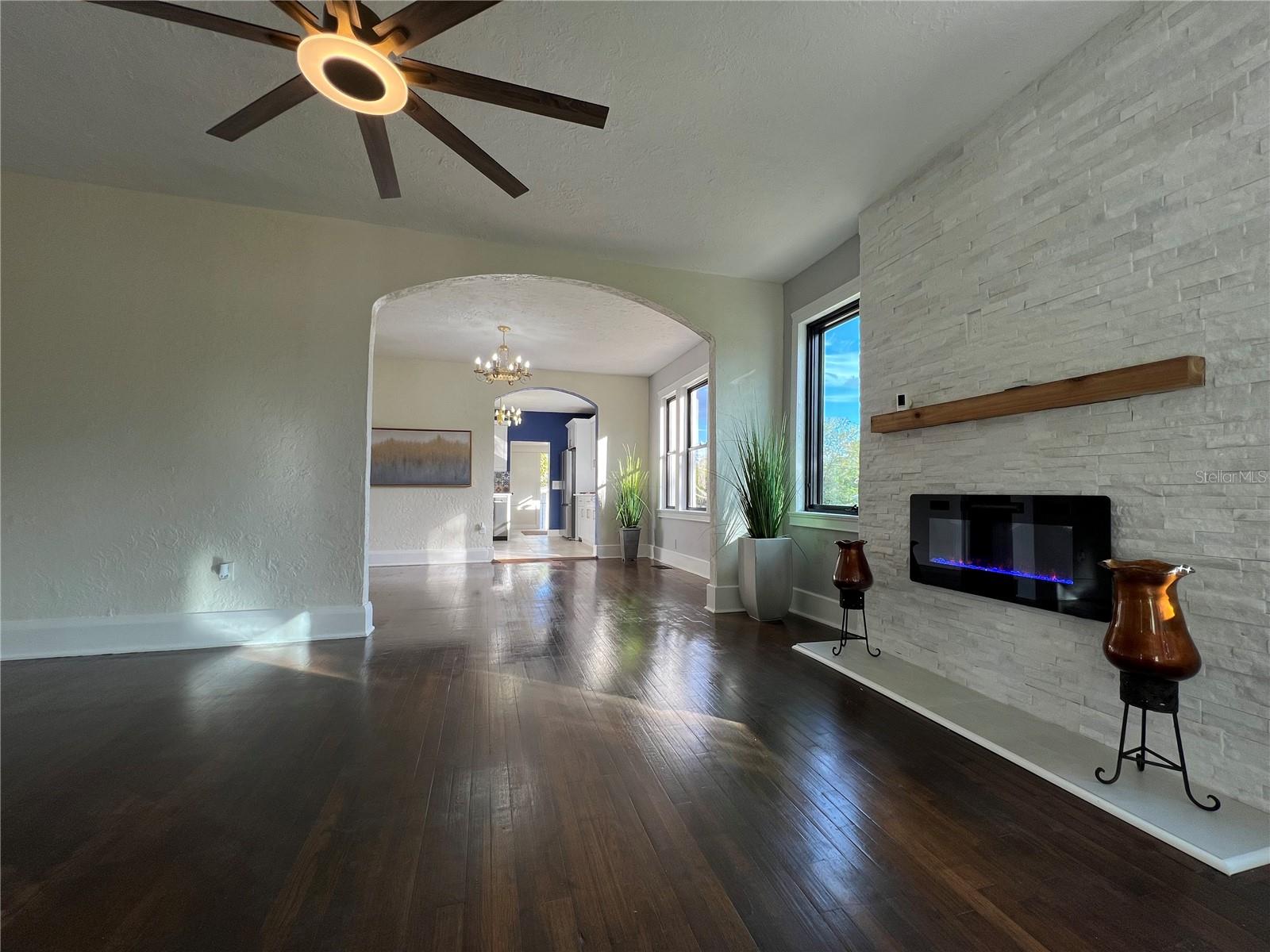 1303 NANCESOWEE AVE