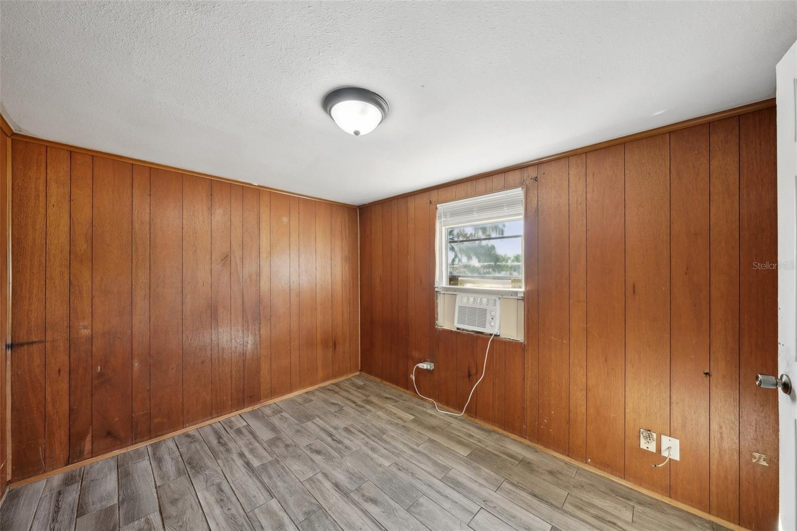 806 AVENUE O SW