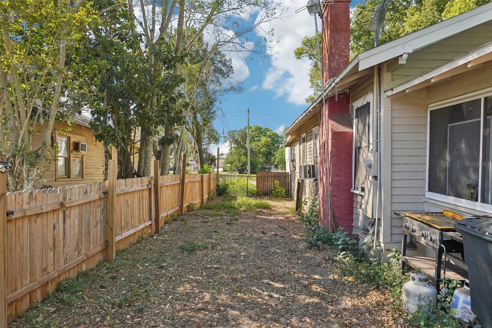 806 AVENUE O SW