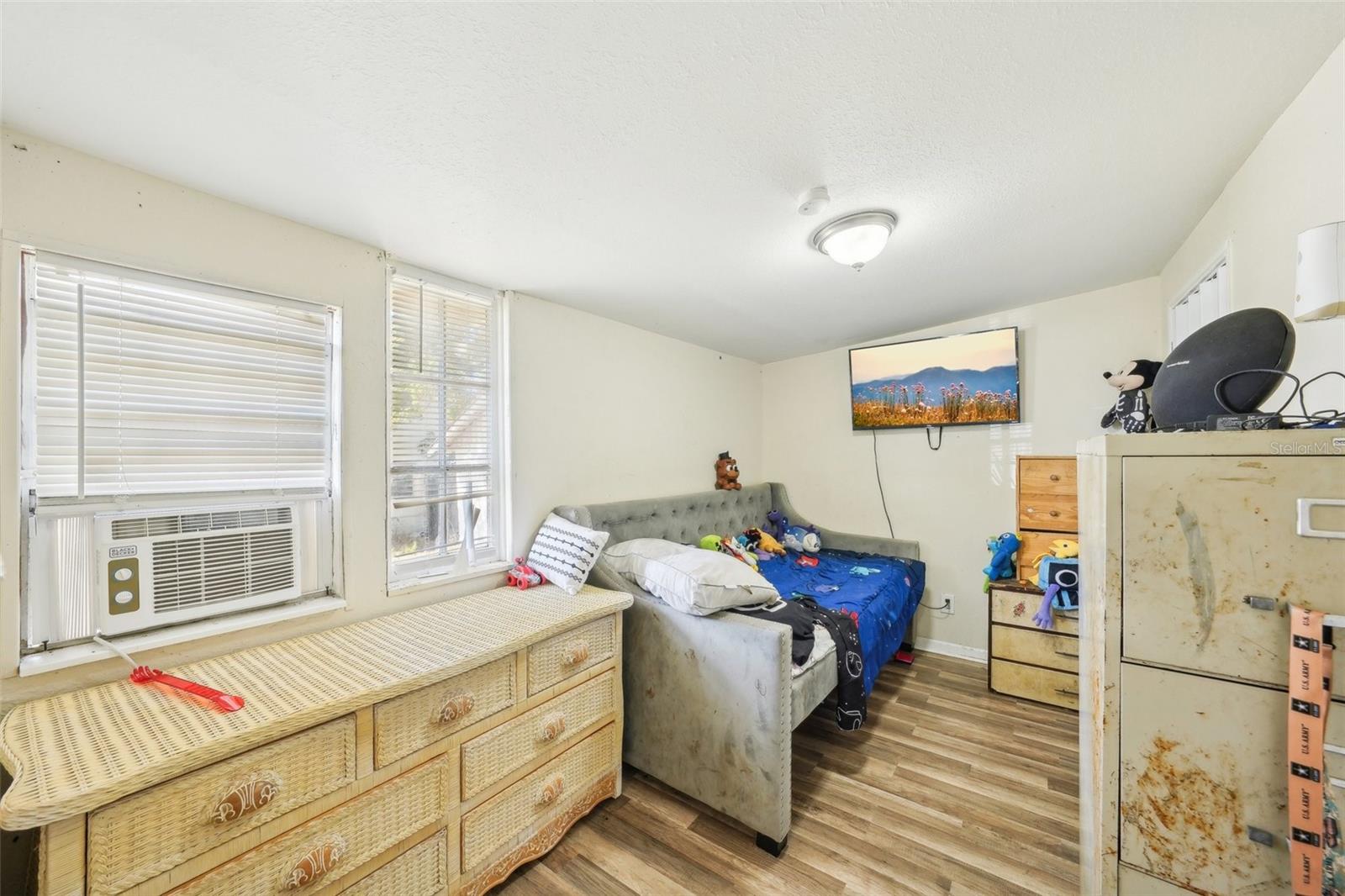 806 AVENUE O SW