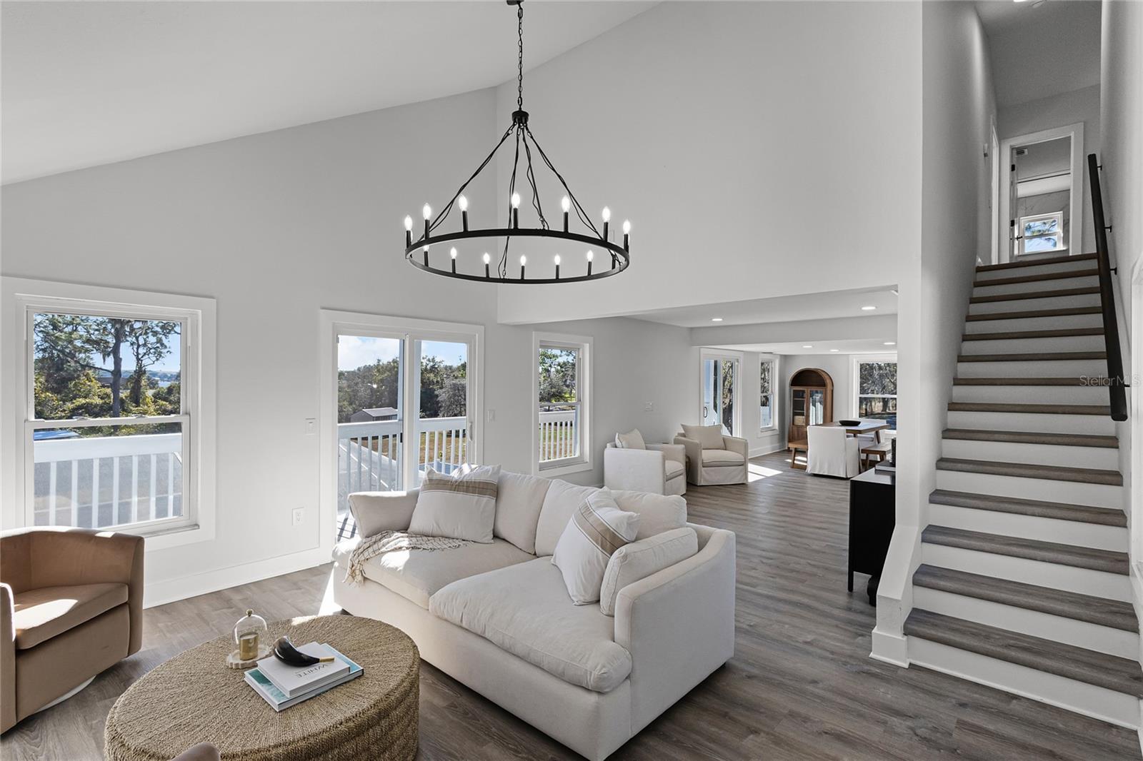 128 CALOOSA DR