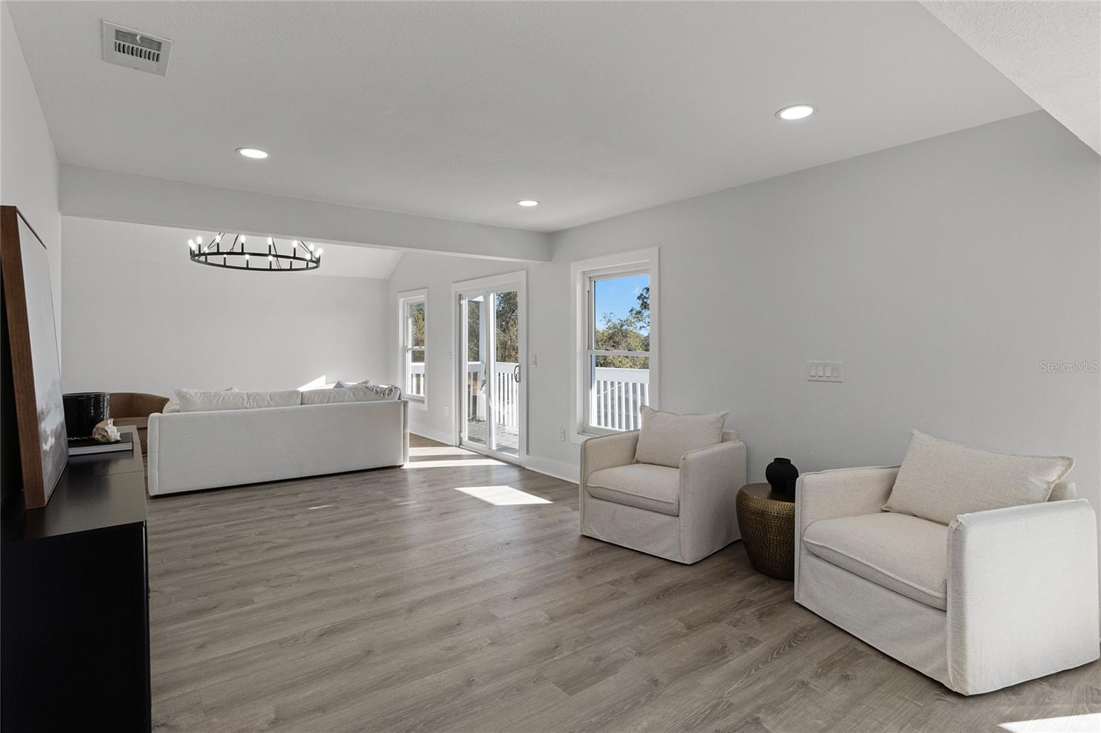 128 CALOOSA DR