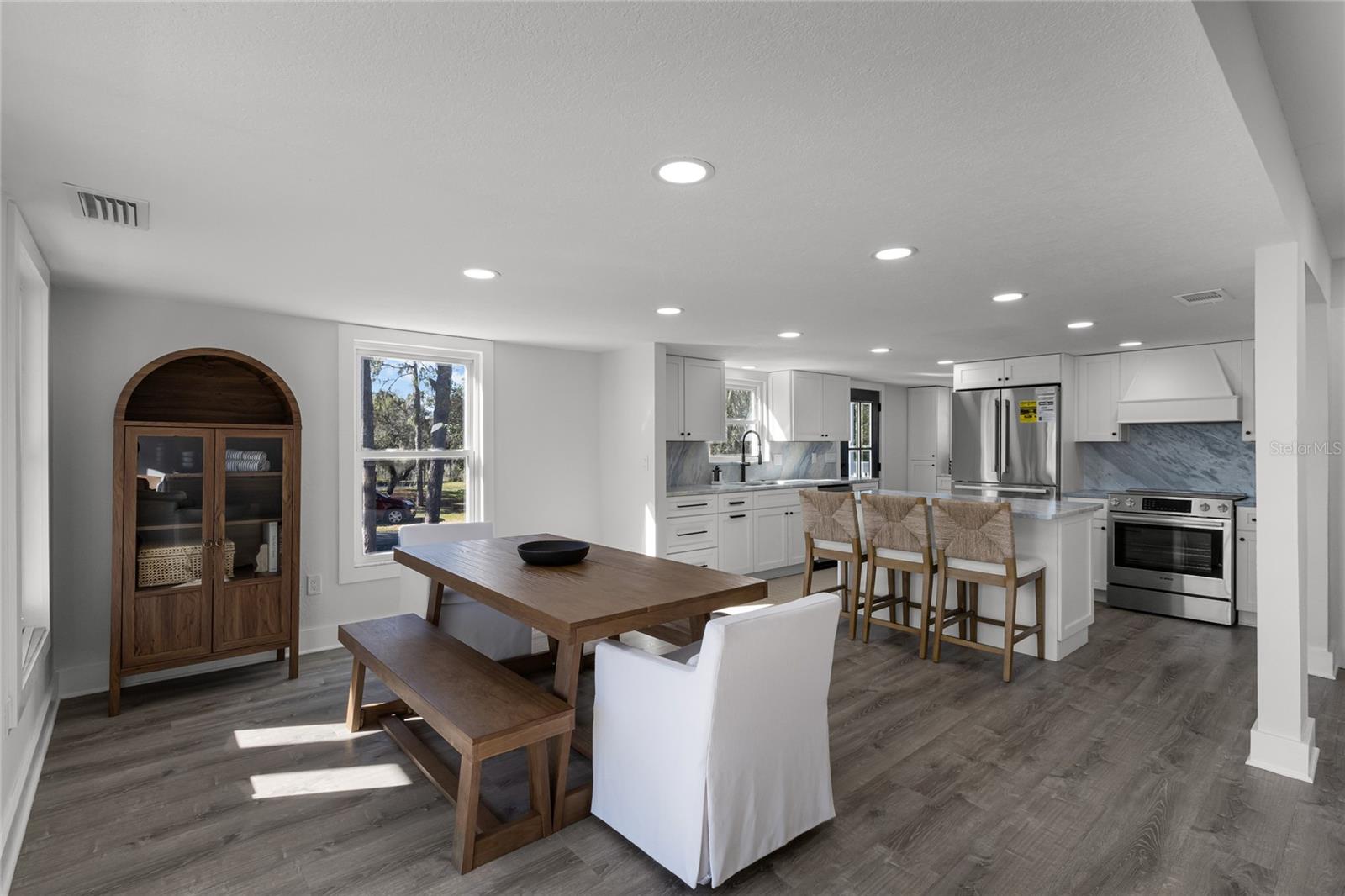 128 CALOOSA DR
