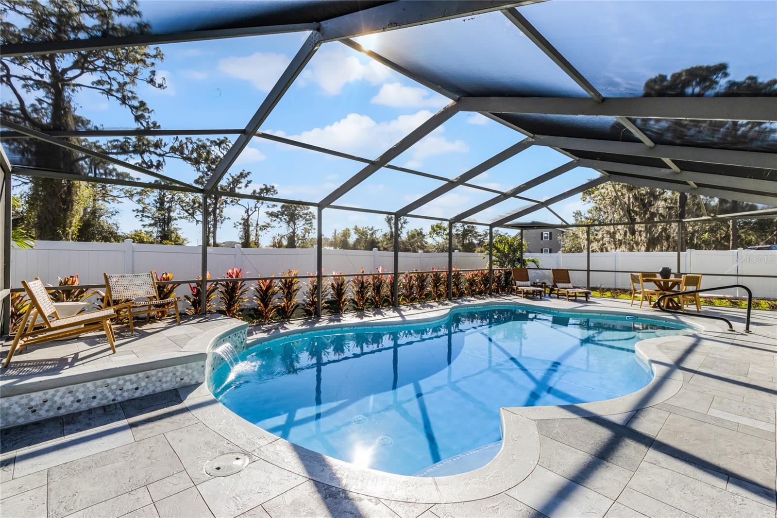 128 CALOOSA DR