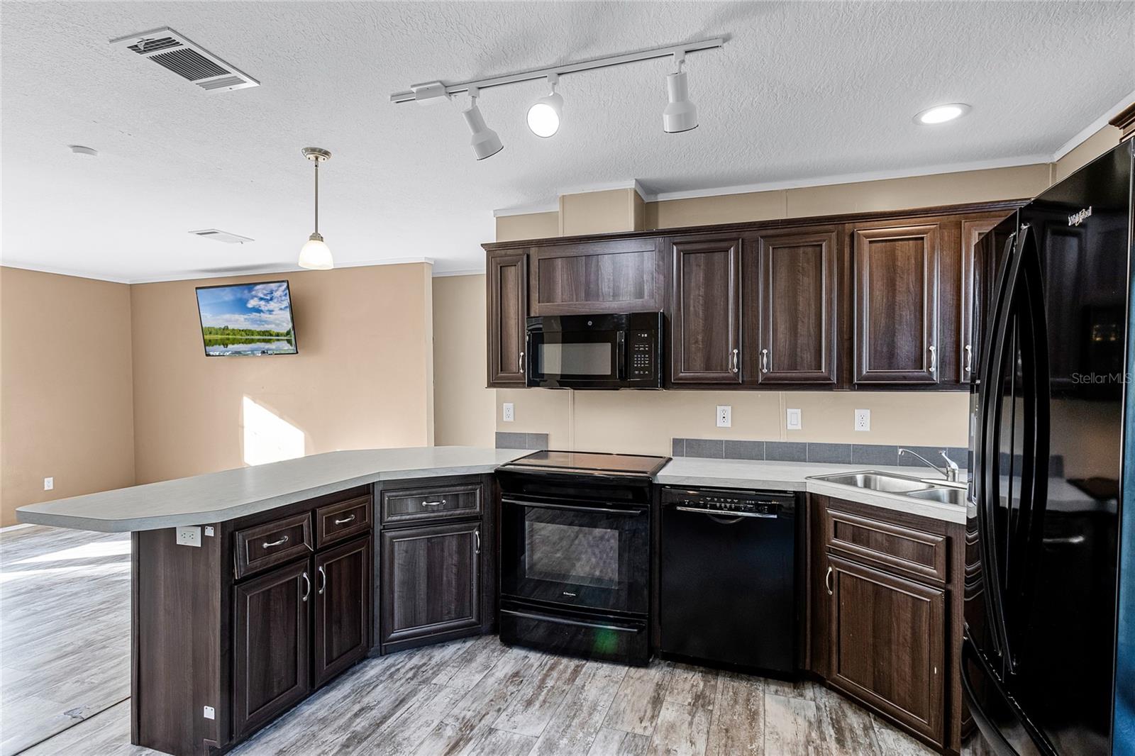 1408 MCCLELLAN RD